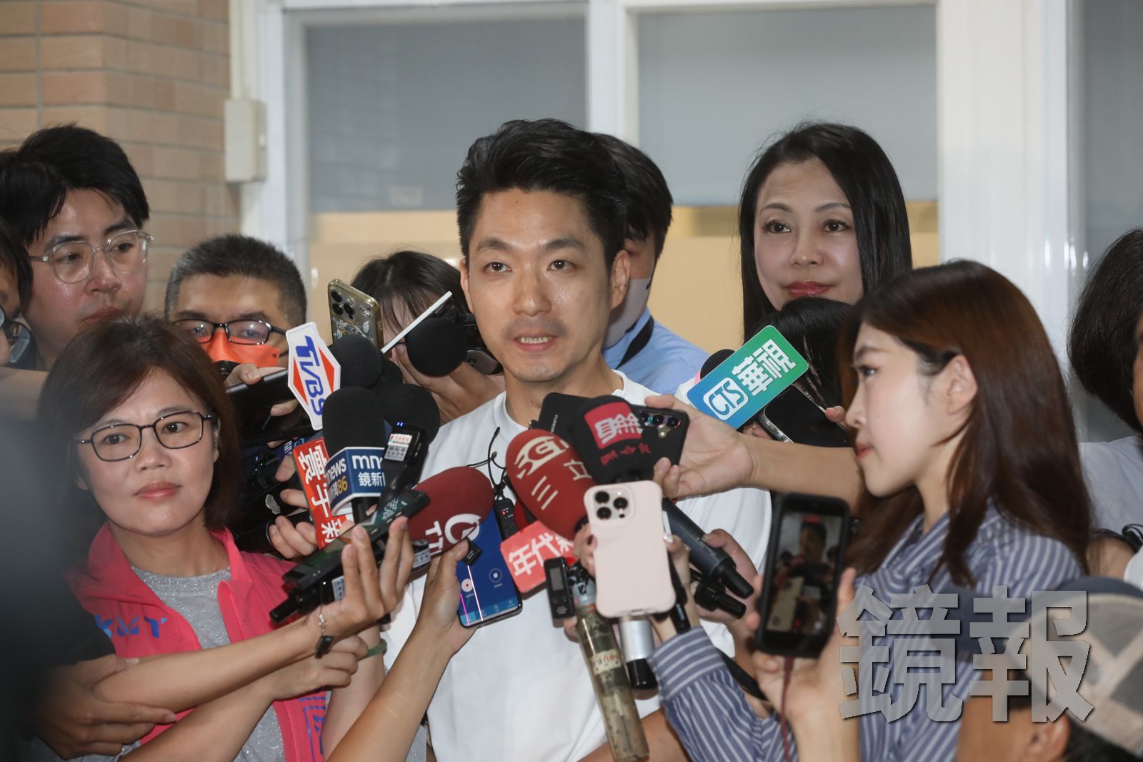 看蔣萬安專訪「花5分鐘聽300秒廢話」 呂秋遠批:乾脆去演藝圈好萌好可愛好了