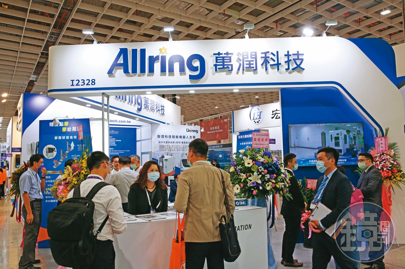 萬潤十年前領先同業自主開發壓電閥推動點膠設備升級,也成功在CoWoS後段的WoS端提供服務。
