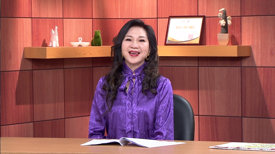 小百合上節目錄影。（年代新聞提供）