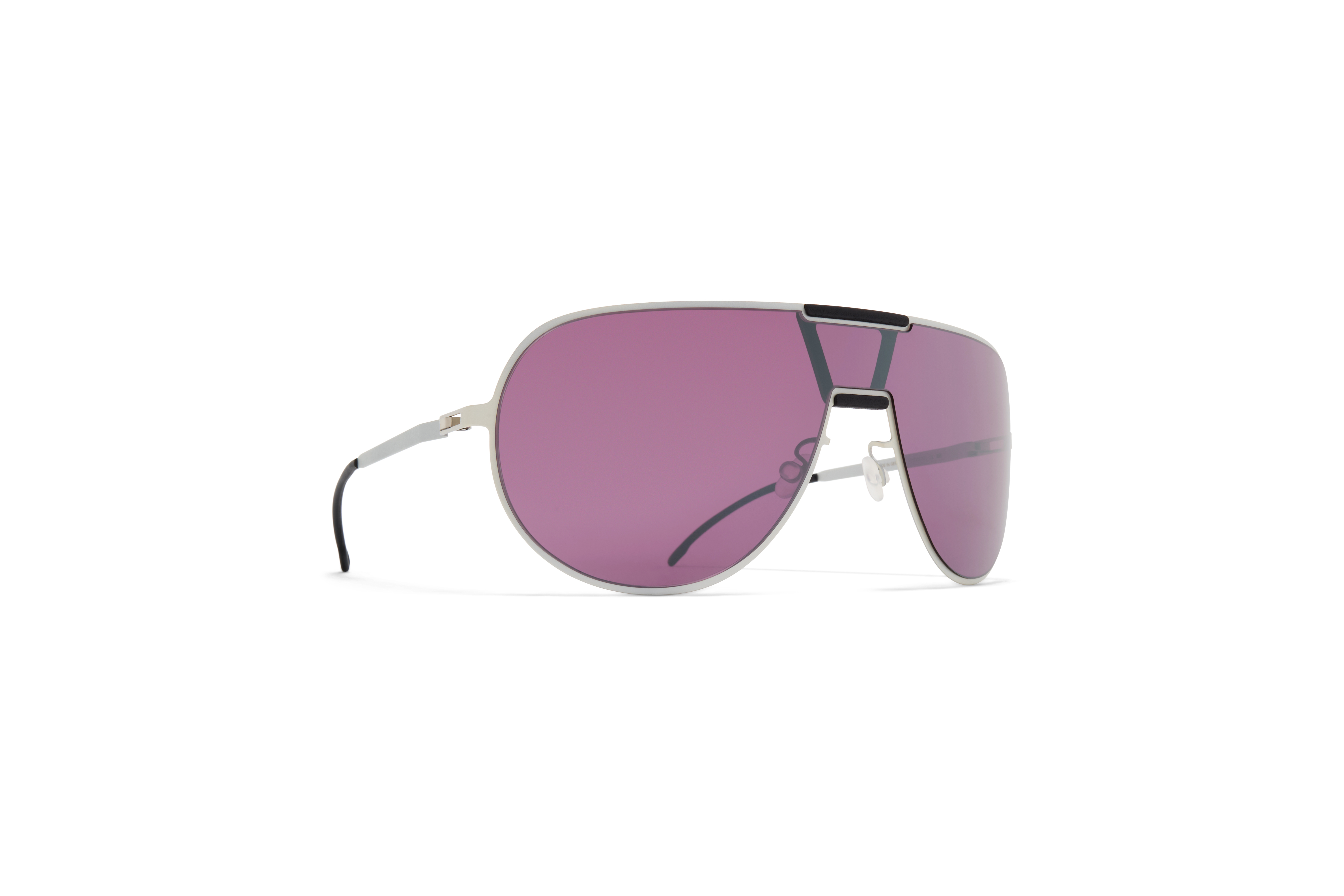 MYKITA | RIMOWA VISOR運動系列墨鏡。NT$21,500（MYKITA提供）