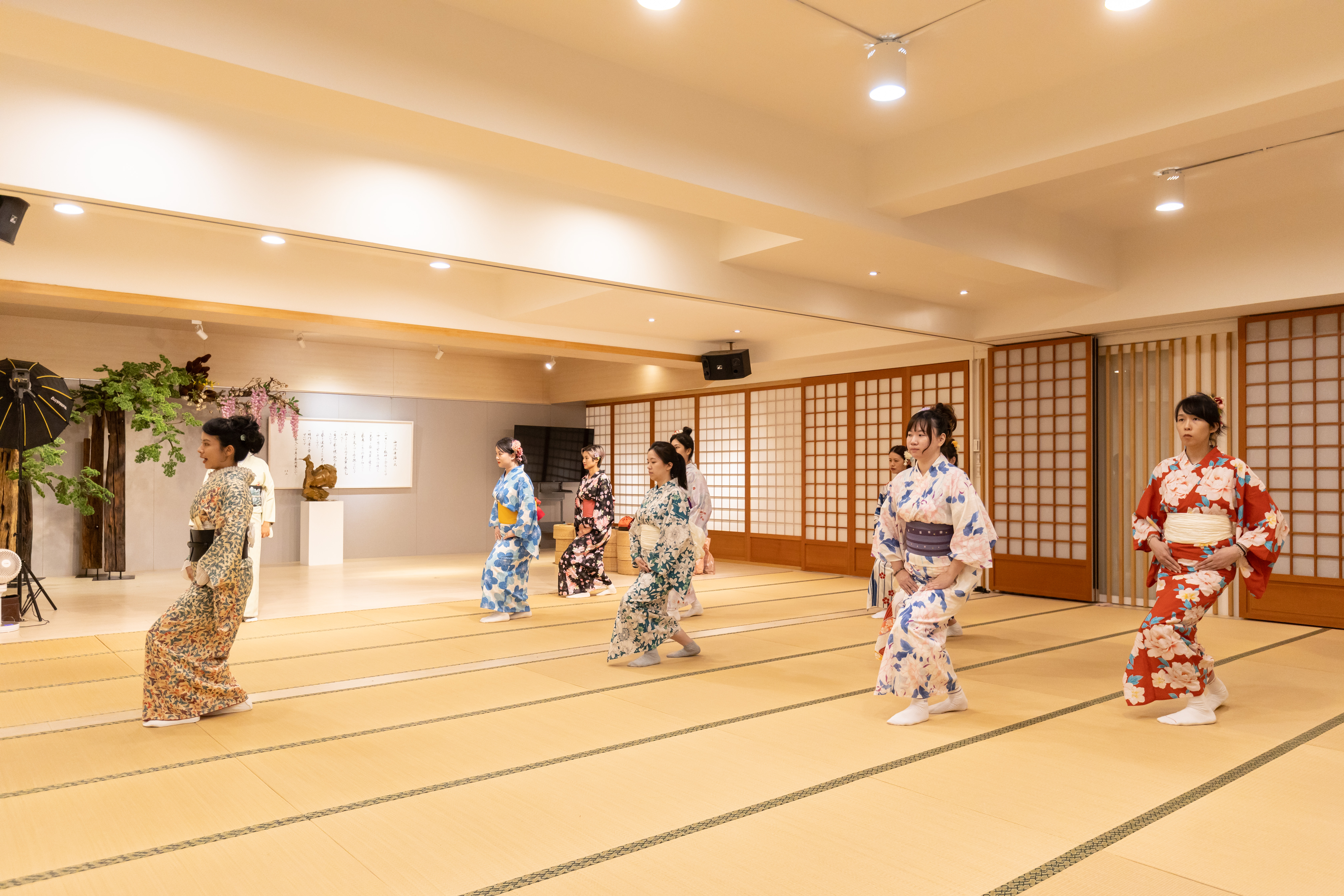 在「西川淑敏舞踊知家」可以換上漂亮和服也能學習優雅的日本舞踊。