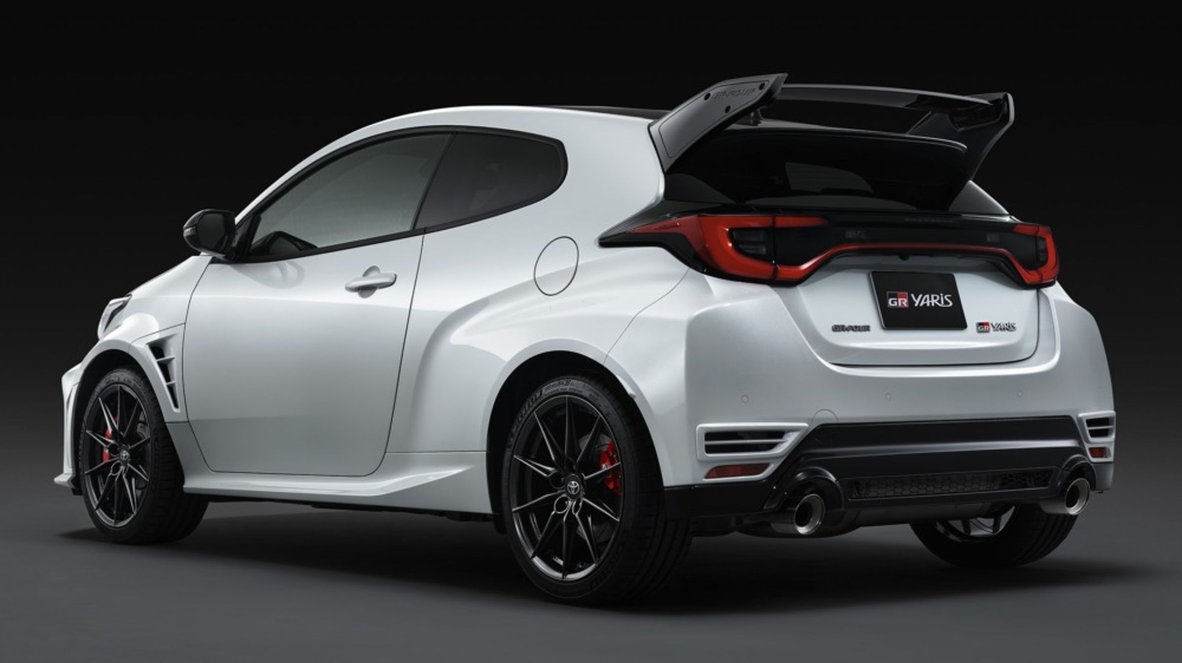 「Aero Performance Package 空力性能套件」預計將於2025年秋季正式上架。