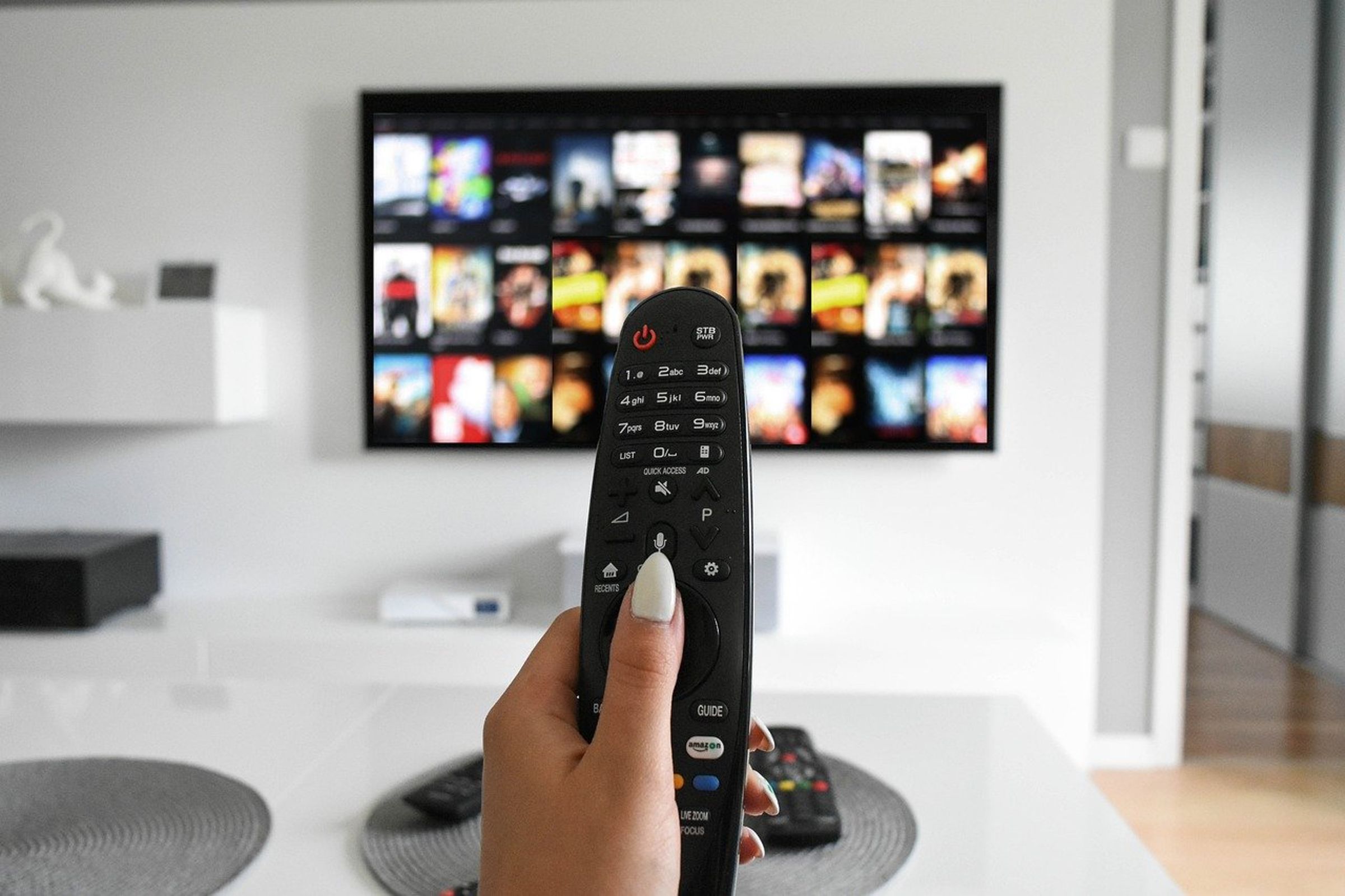 情人節不出門，在家看Netflix chill一下吧。（Pixabay）