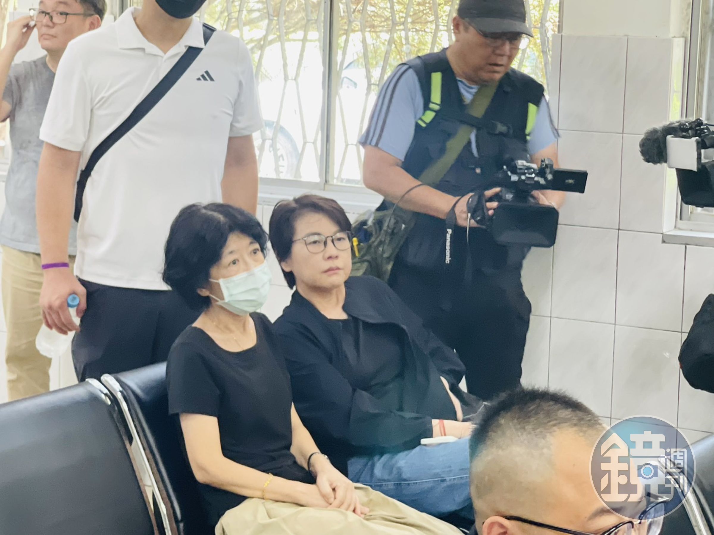 陳佩琪今前往看守所送會客菜、書本等。