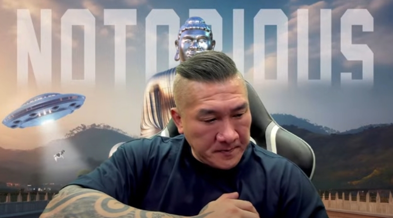 館長直播透露「生意快要G掉」。（翻攝YT@館長惡名昭彰）