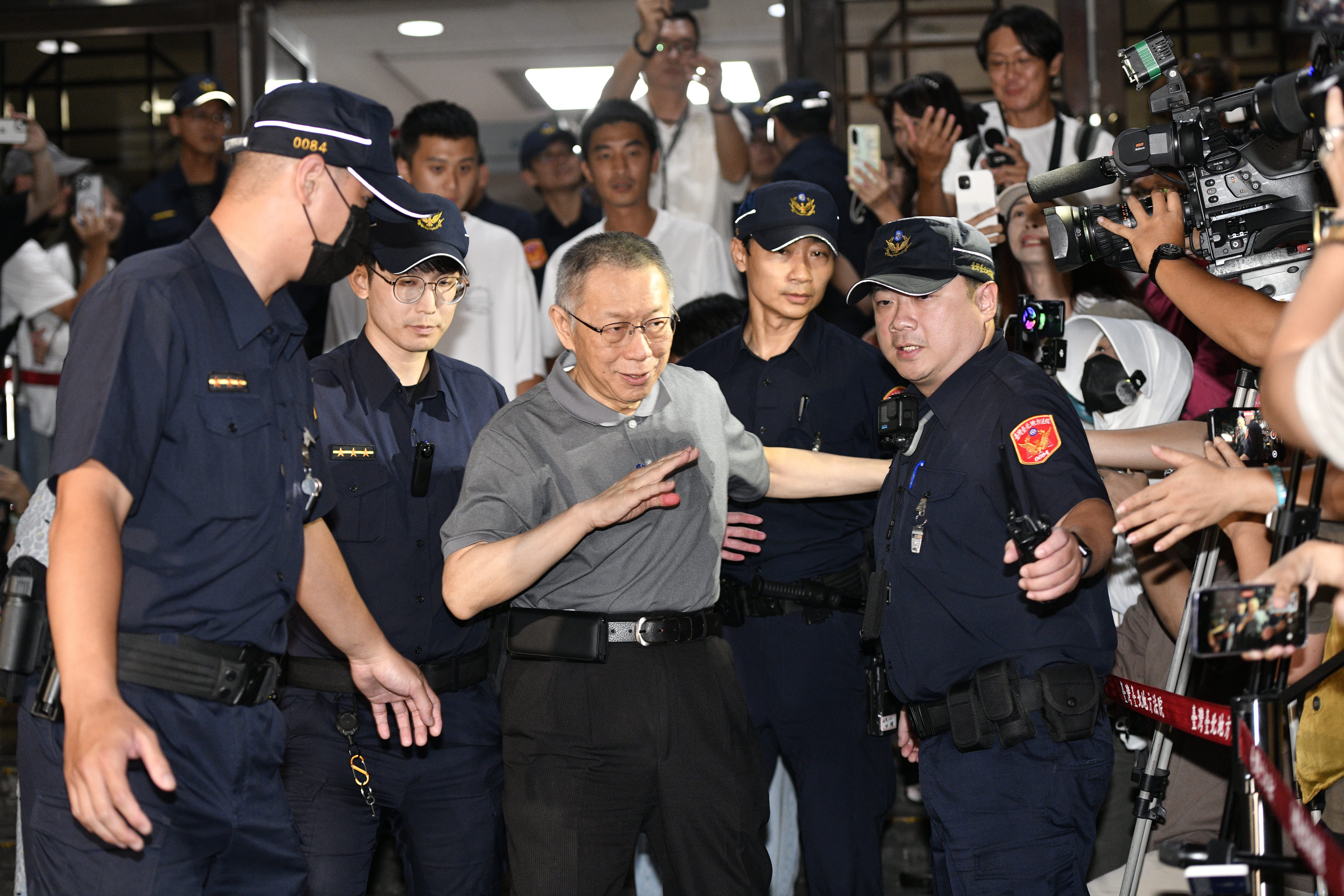 柯文哲昨天二度交保。（鏡報李智為攝）