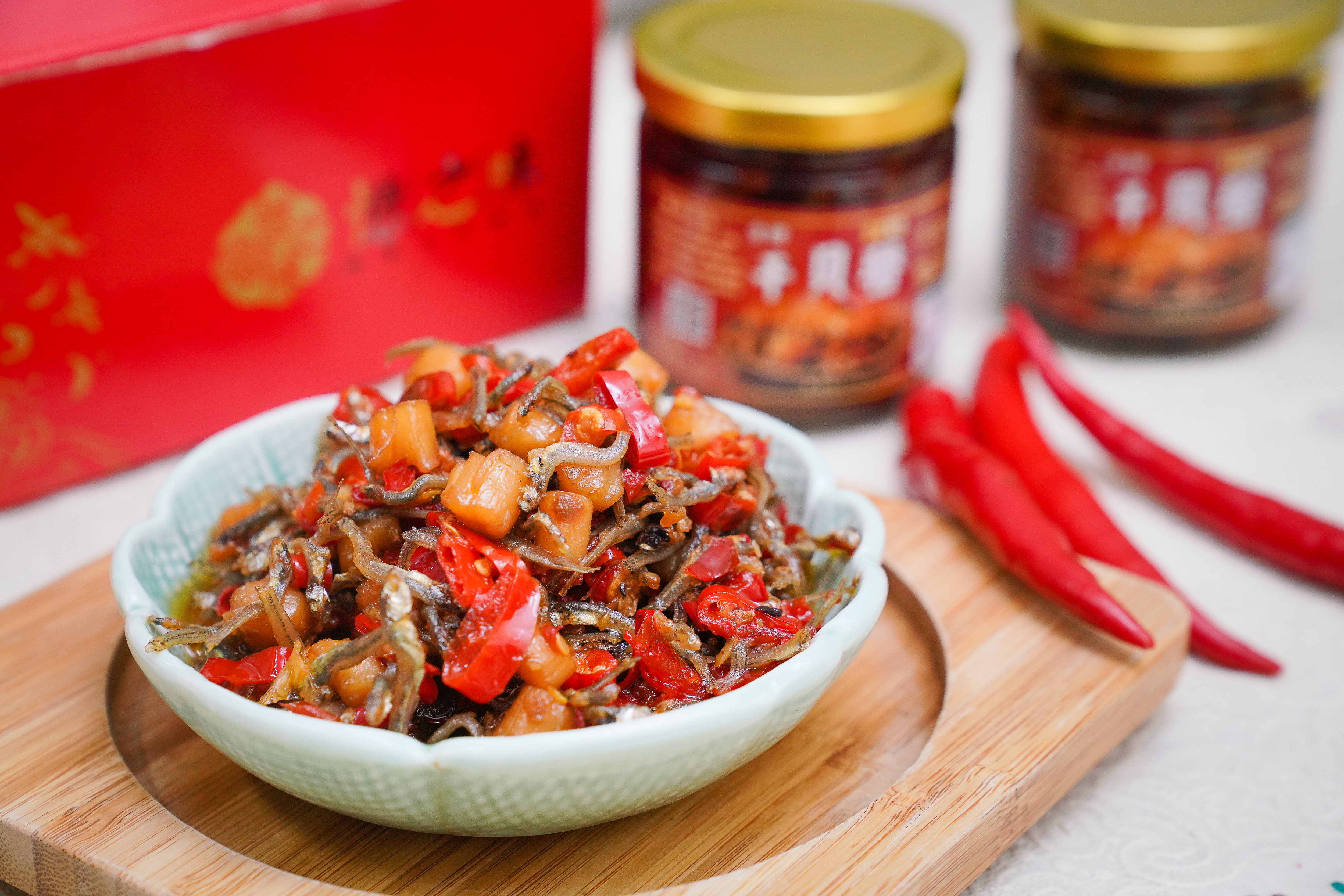 憶之味的干貝醬可客製化辣度、酸度，鮮香開胃。（金牌干貝醬，250元／瓶）