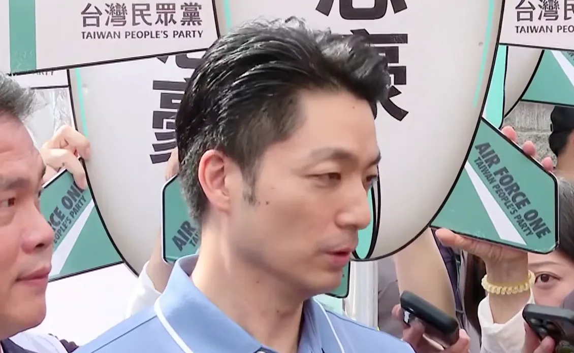 被秦慧珠爆料LINE都「不讀不回」,蔣萬安今不斷跳針回應,「我們常常活動都會碰到啊!」(鏡新聞提供)