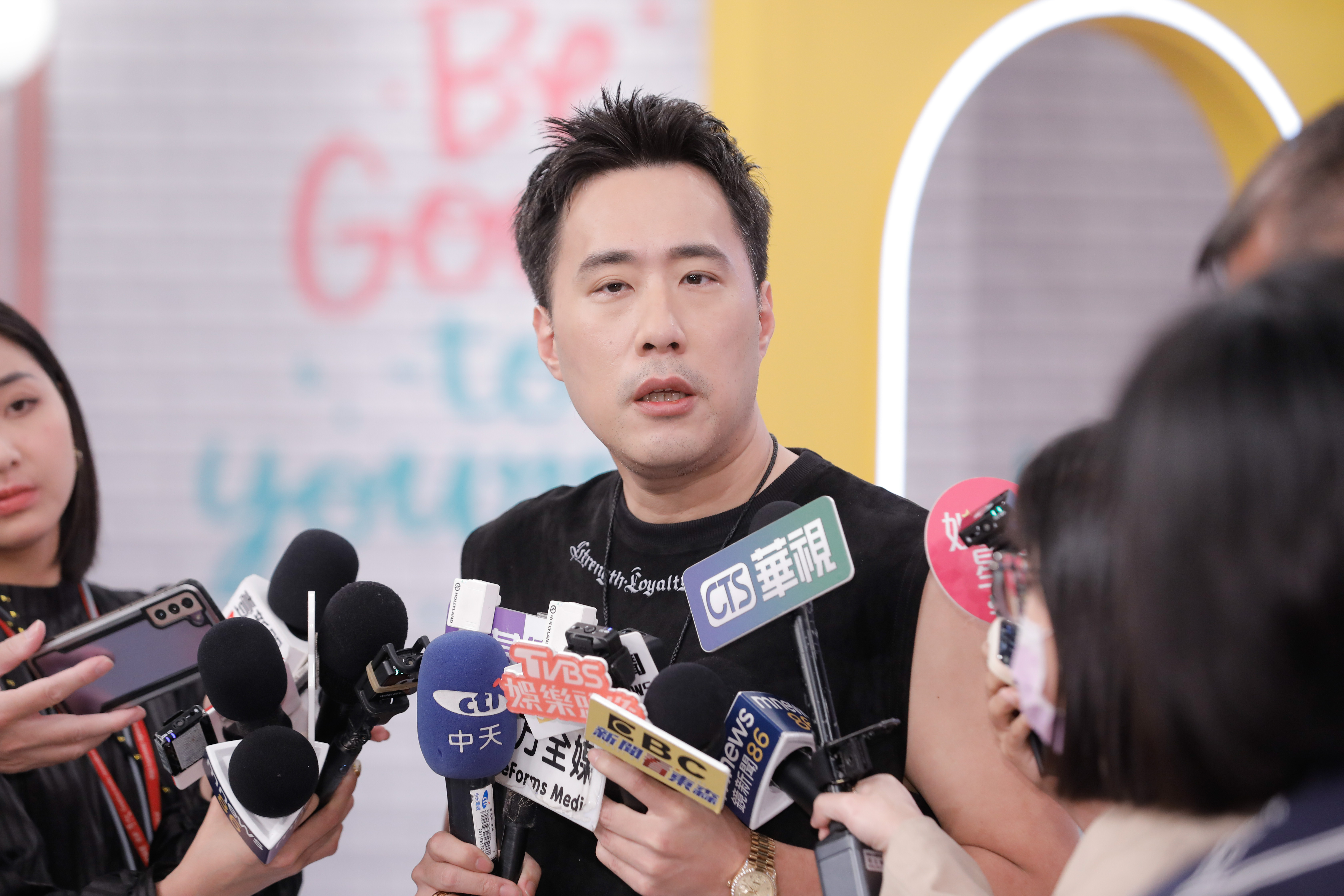 余苑綺老公Gary擔任詐騙集團車手頭子，余祥銓現身錄影直批姐夫行為。