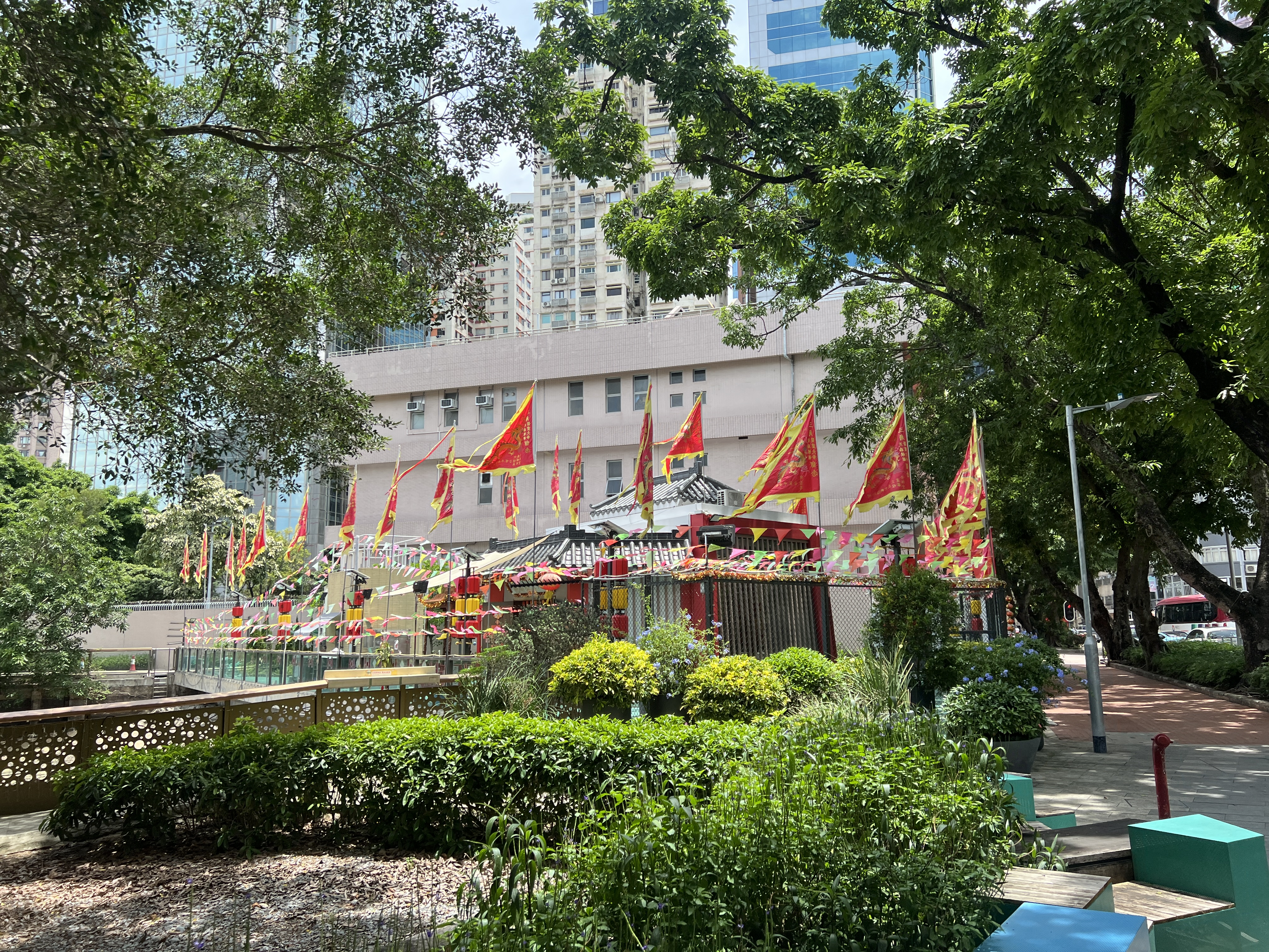 2023年結束68年漂流史後上岸的「水上三角天后廟」。