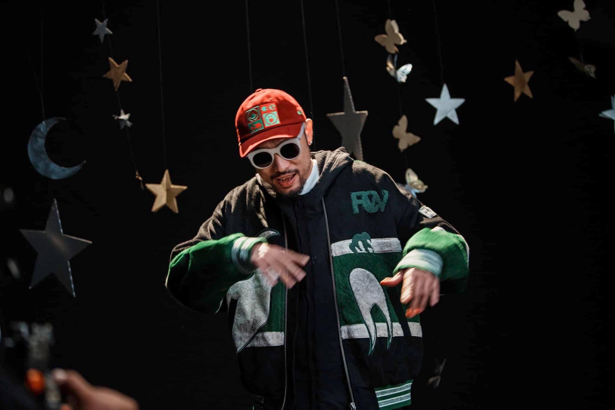 MC HotDog熱狗以〈樓上的房東〉入圍年度歌曲、最佳作詞人及金曲歌王3大獎項。（翻攝自熱狗臉書）