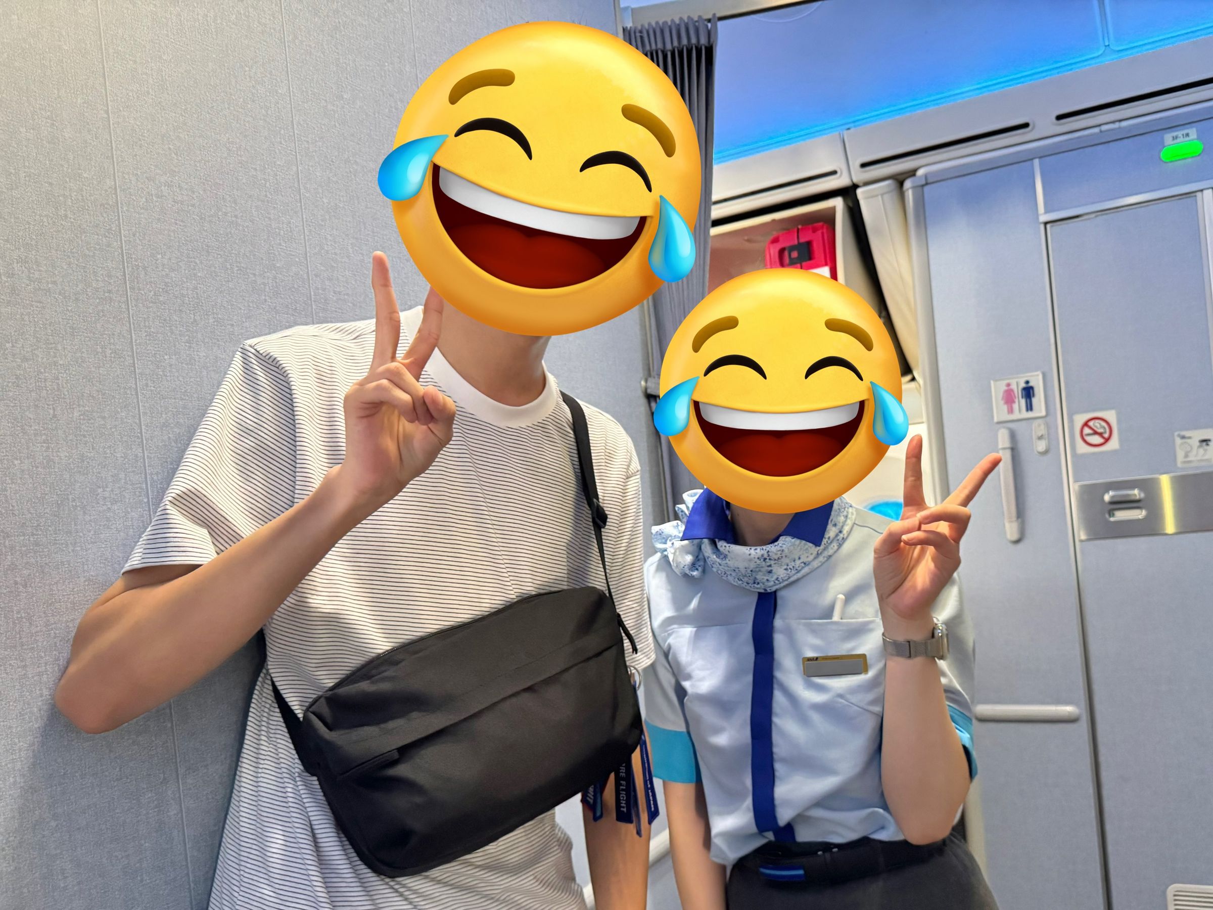 1名網友分享,他在ANA馬尼拉飛成田的航班上,意外發現空姐竟是失聯已久的青梅竹馬。(翻攝自X)
