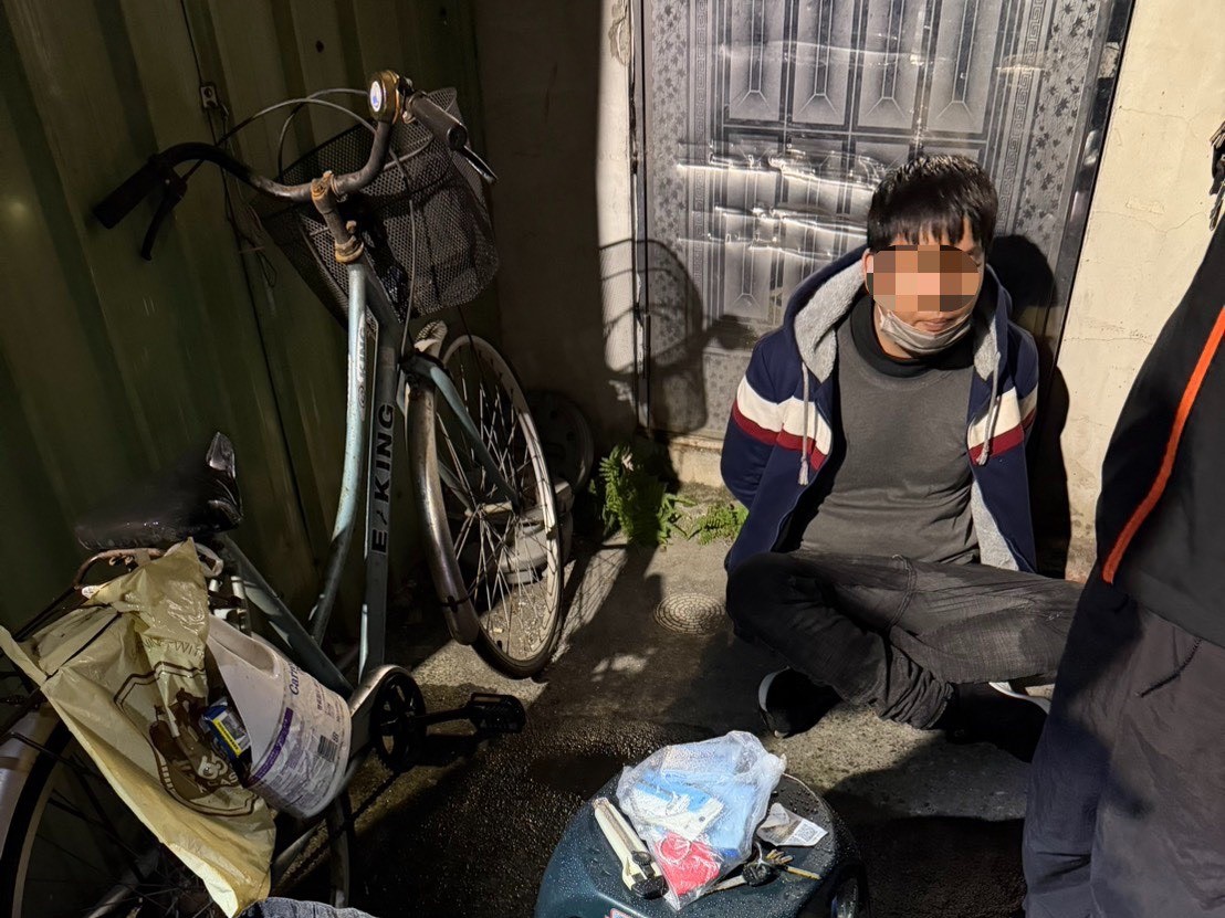 36歲廖姓獨生子涉嫌殺害父母，今日晚間6時許在新北市新莊區落網。（翻攝畫面）