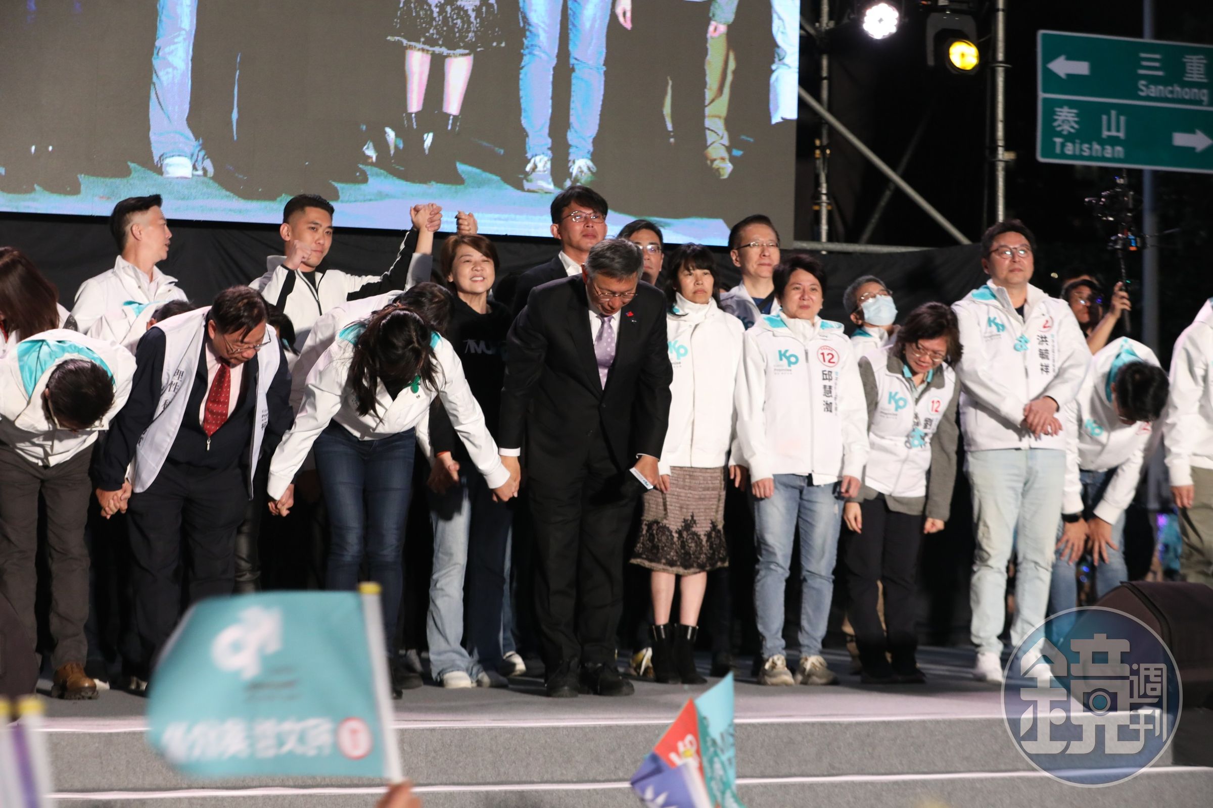 柯文哲今年大選拿下第三名,有藍委提案修法將總統大選改為二輪投票制,被認為是在將柯排除在外。