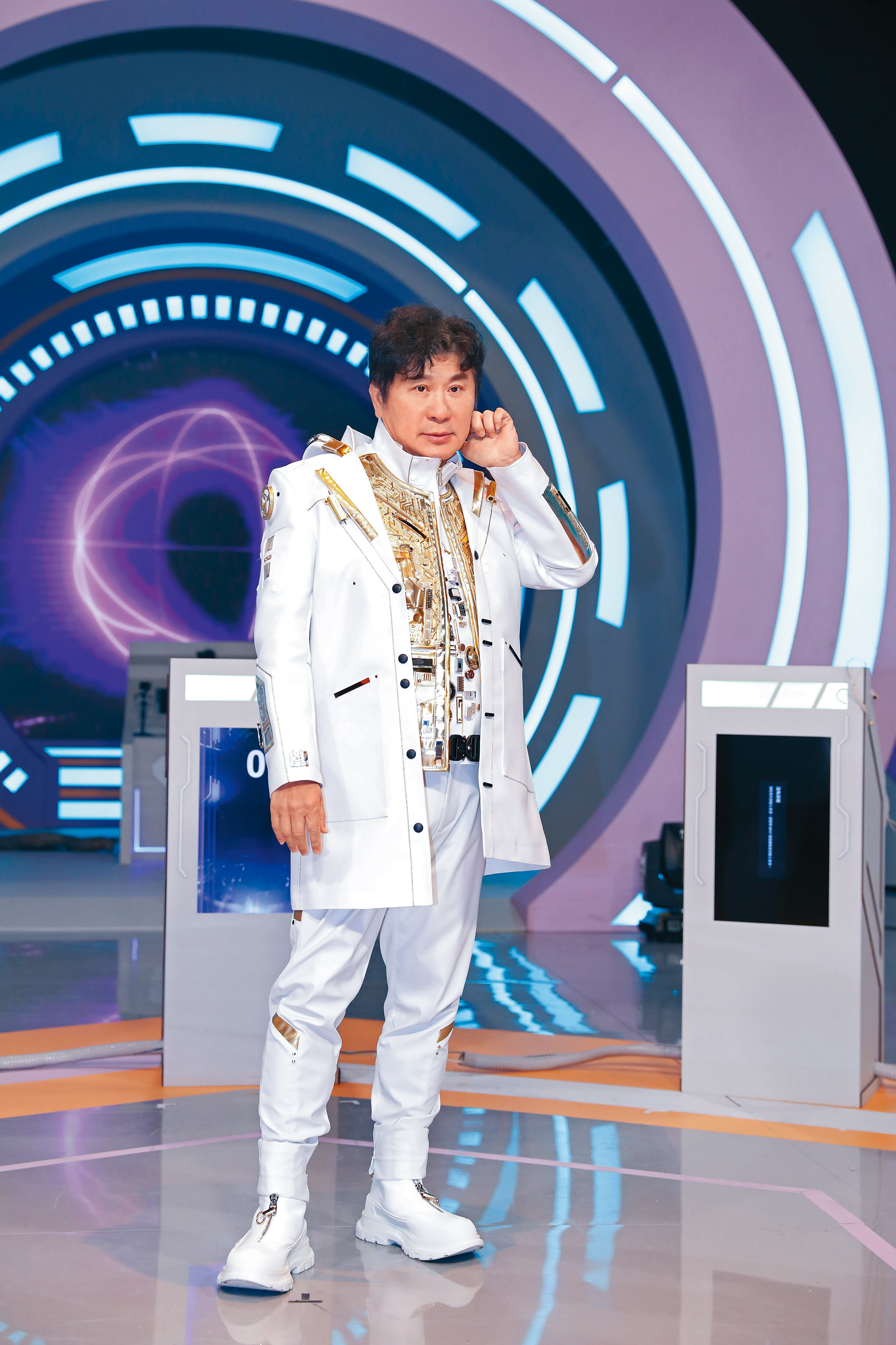 胡瓜去年風光入主TVBS，主持《拜託ATM》，但不到1年就遭砍。