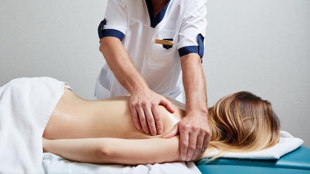 謎片沒有亂演!男按摩師「消腫術」變調,趁機性侵10女客戶。(示意圖)