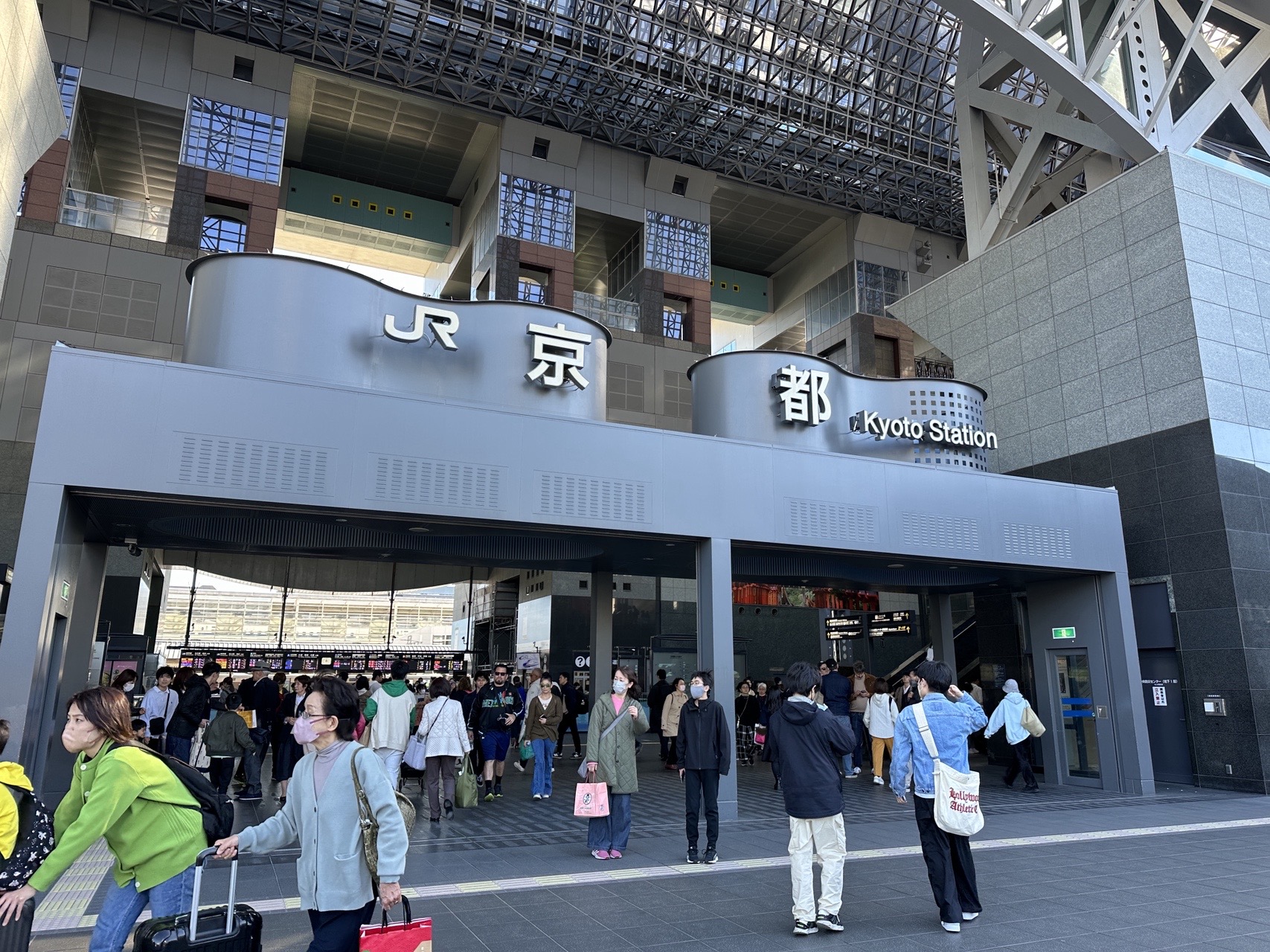 京都車站今上午驚傳有列車發車後就脫軌的意外，幸無造成人員傷亡。（資料照）