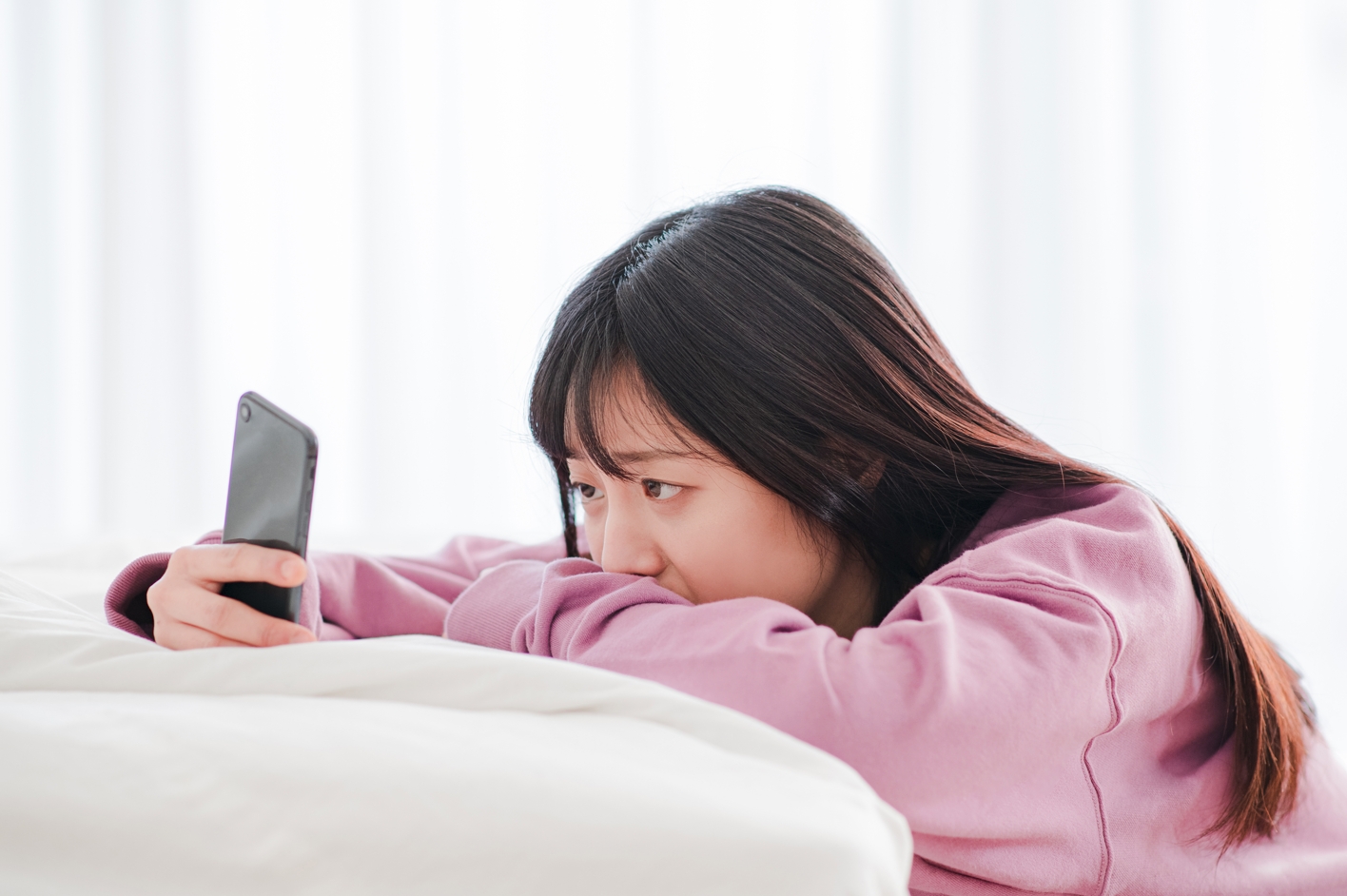 一名網友在threads上怒轟回訊息只打一個「？」太沒禮貌。示意圖，非當事人（東方IC）