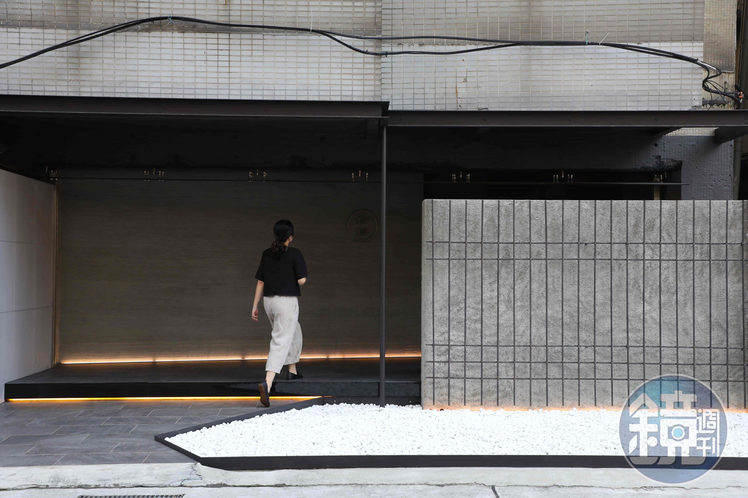 「栩栩 OMAKASE」的店外觀超低調，差點不小心擦身而過。