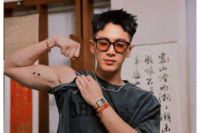 柯震東直播尿尿聲音全放送。（翻攝自柯震東IG）