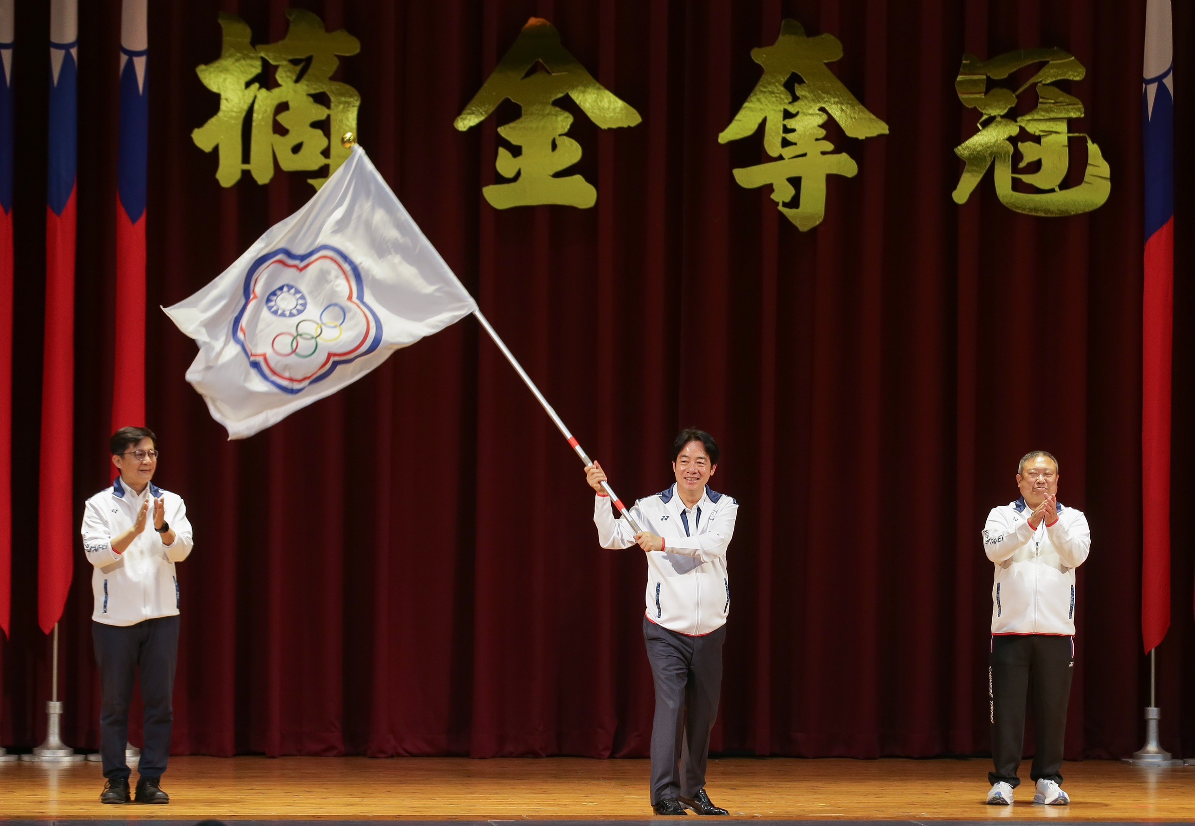 賴清德表示，「我們要做他們最堅實的後盾，今年後勤支援比東京奧運更好。」