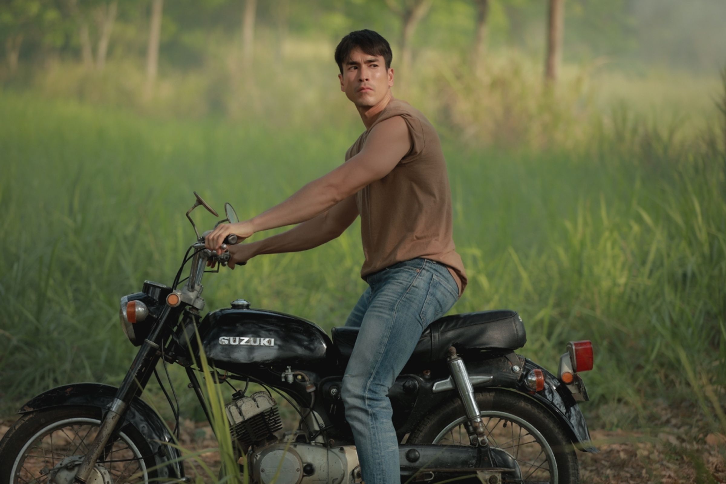 泰國男神 Nadech在《鬼聲泣》中演出哥哥。(威視提供)