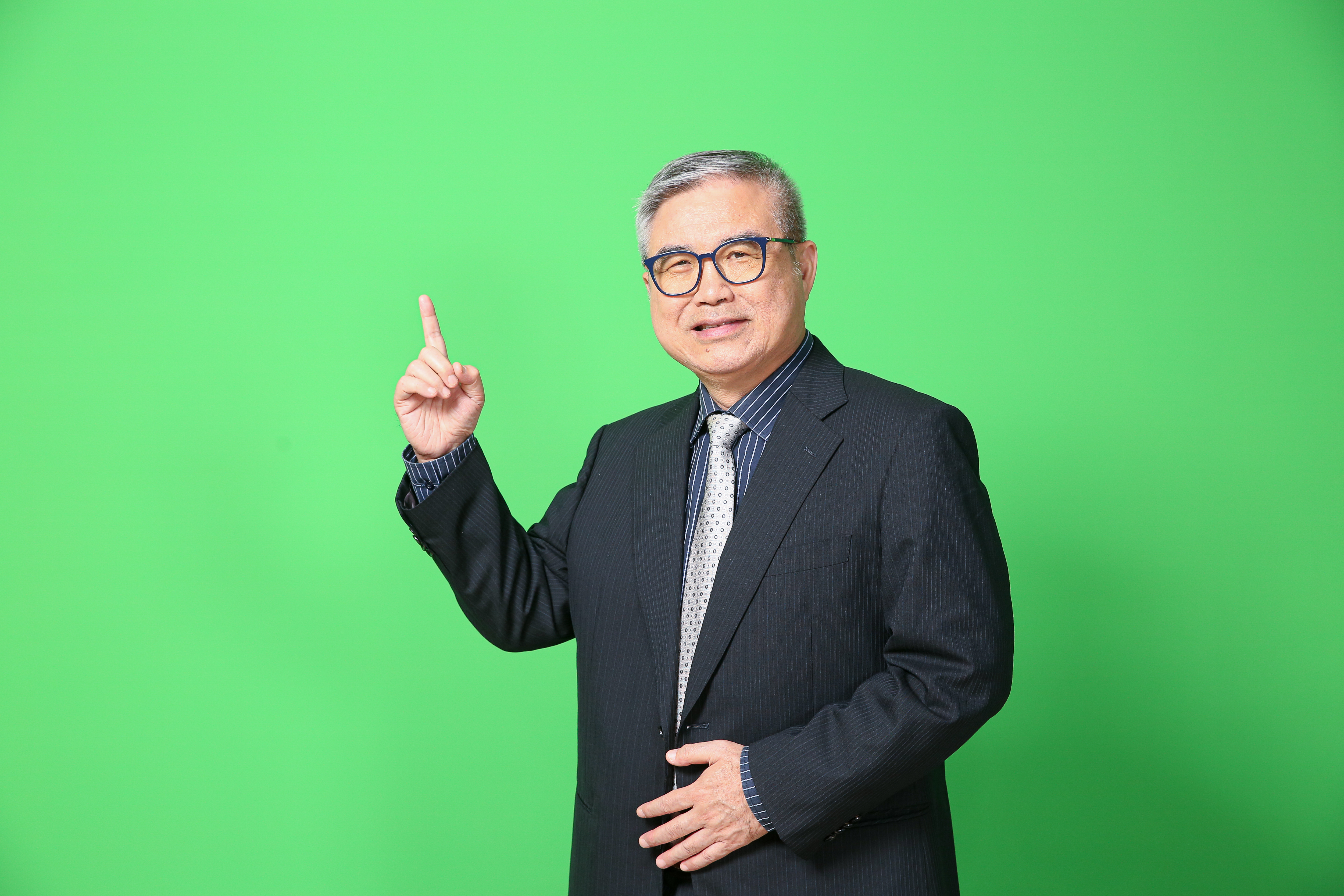 怪老子試算退休後存市值型ETF，提領4年後總結餘勝過高股息ETF。