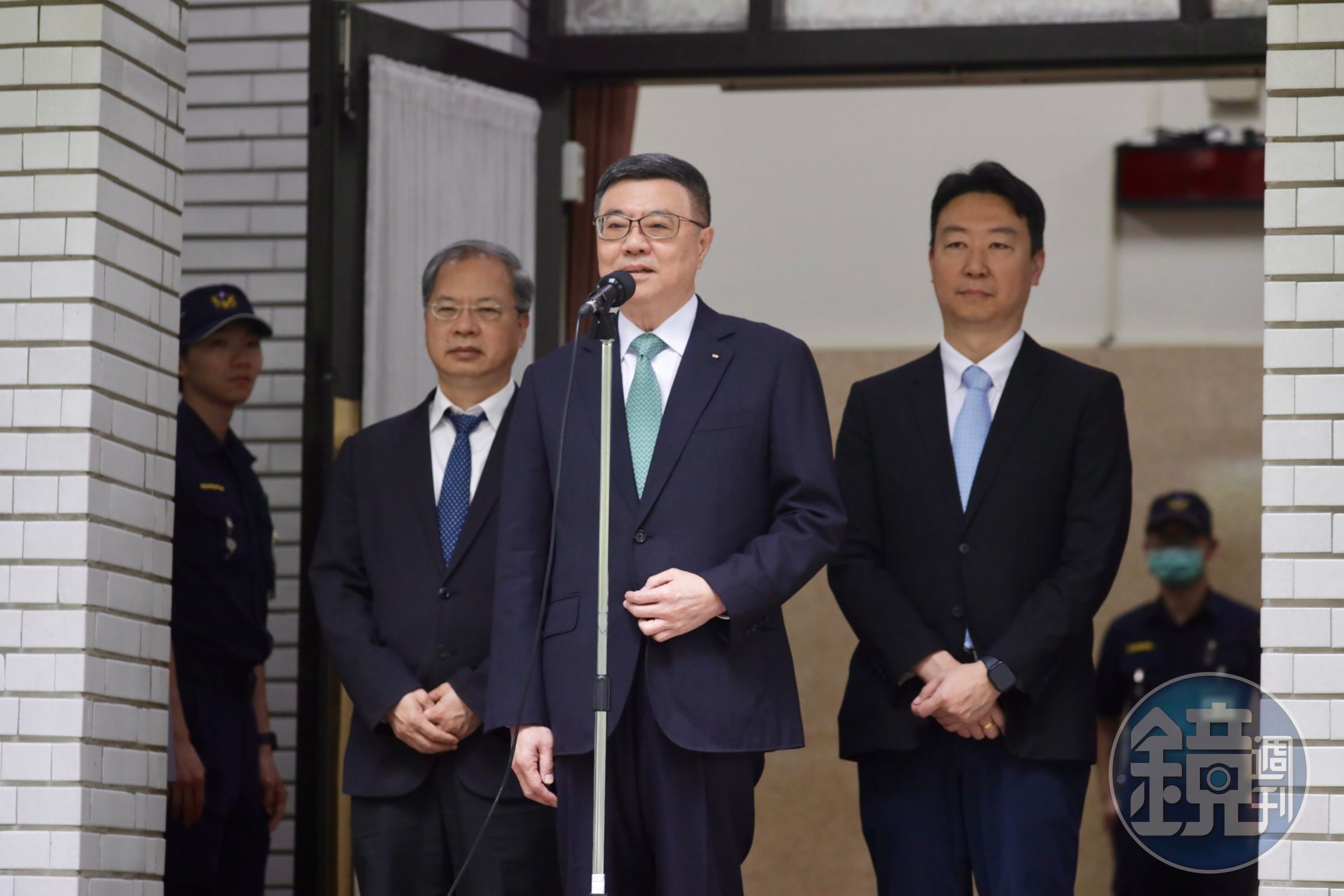 傅崐萁問若覆議案沒過是否下台，卓榮泰今回應表示，《憲法》對於覆議的規定沒有閣揆下台的選項。