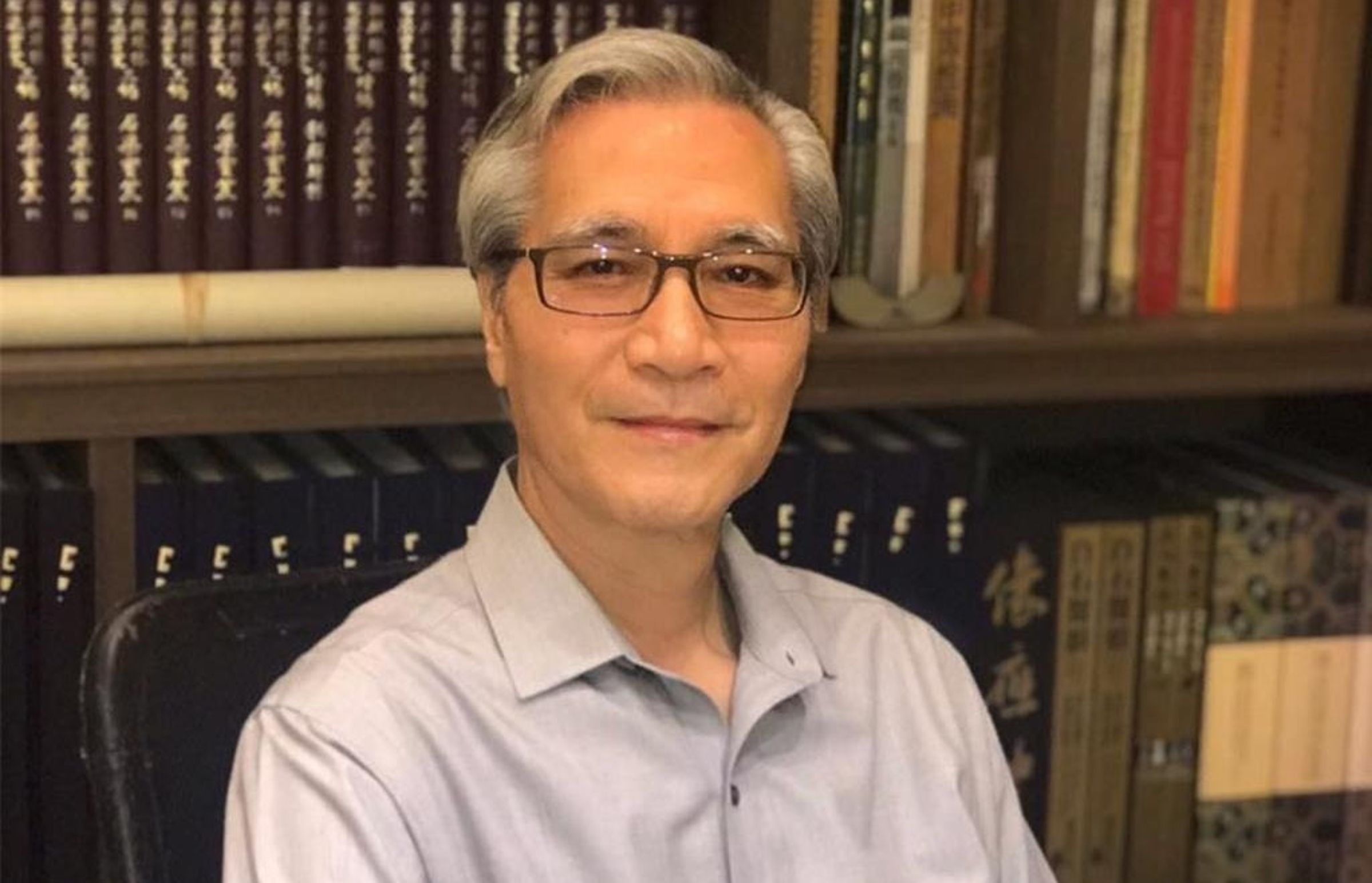 故宮前副院長何傳馨傳8月31日於榮總病故,享壽73歲。(翻攝自何傳馨臉書)
