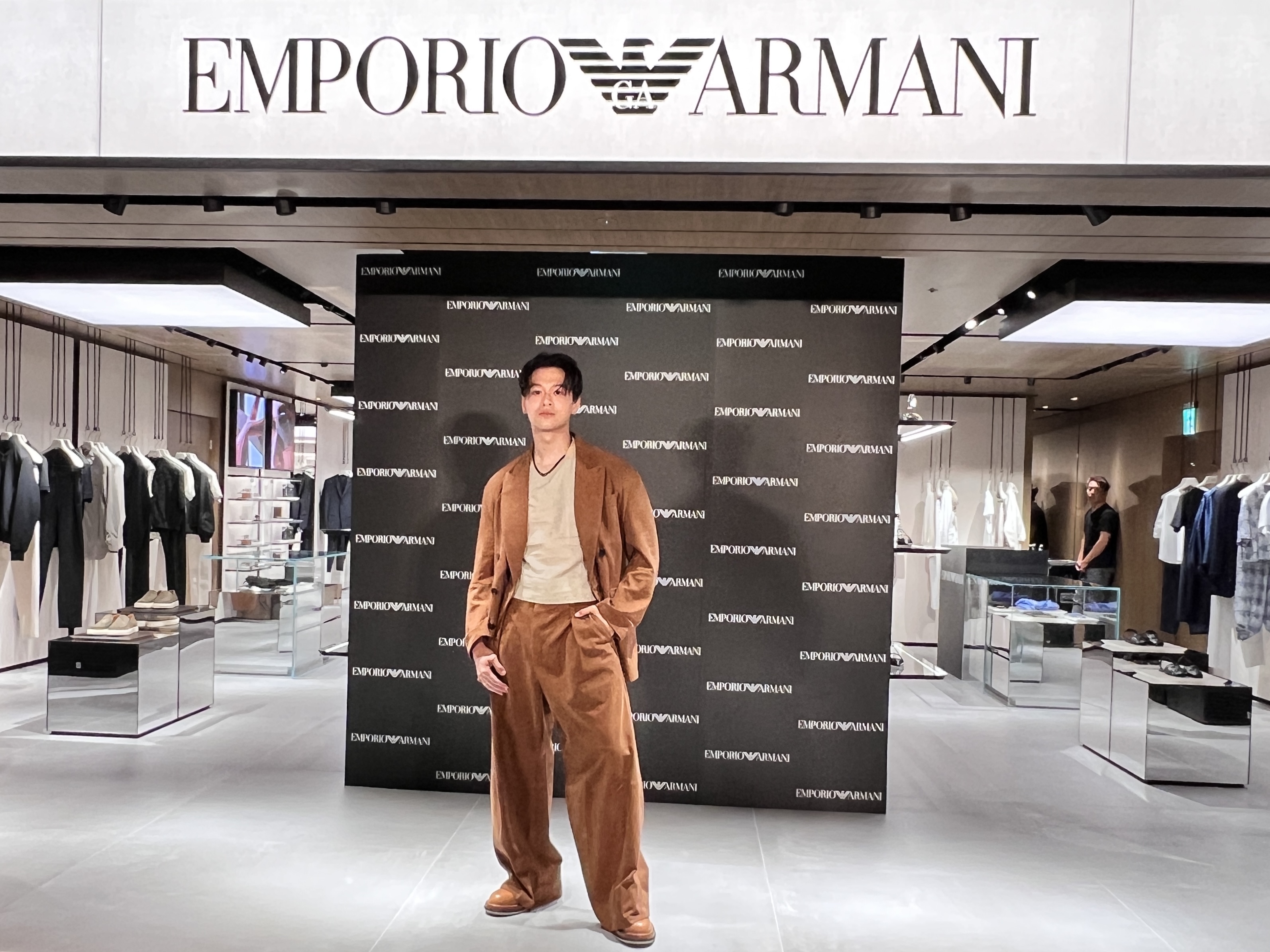 高爾宣南下為Emporio Armani高雄漢神精品店的開幕活動站台。