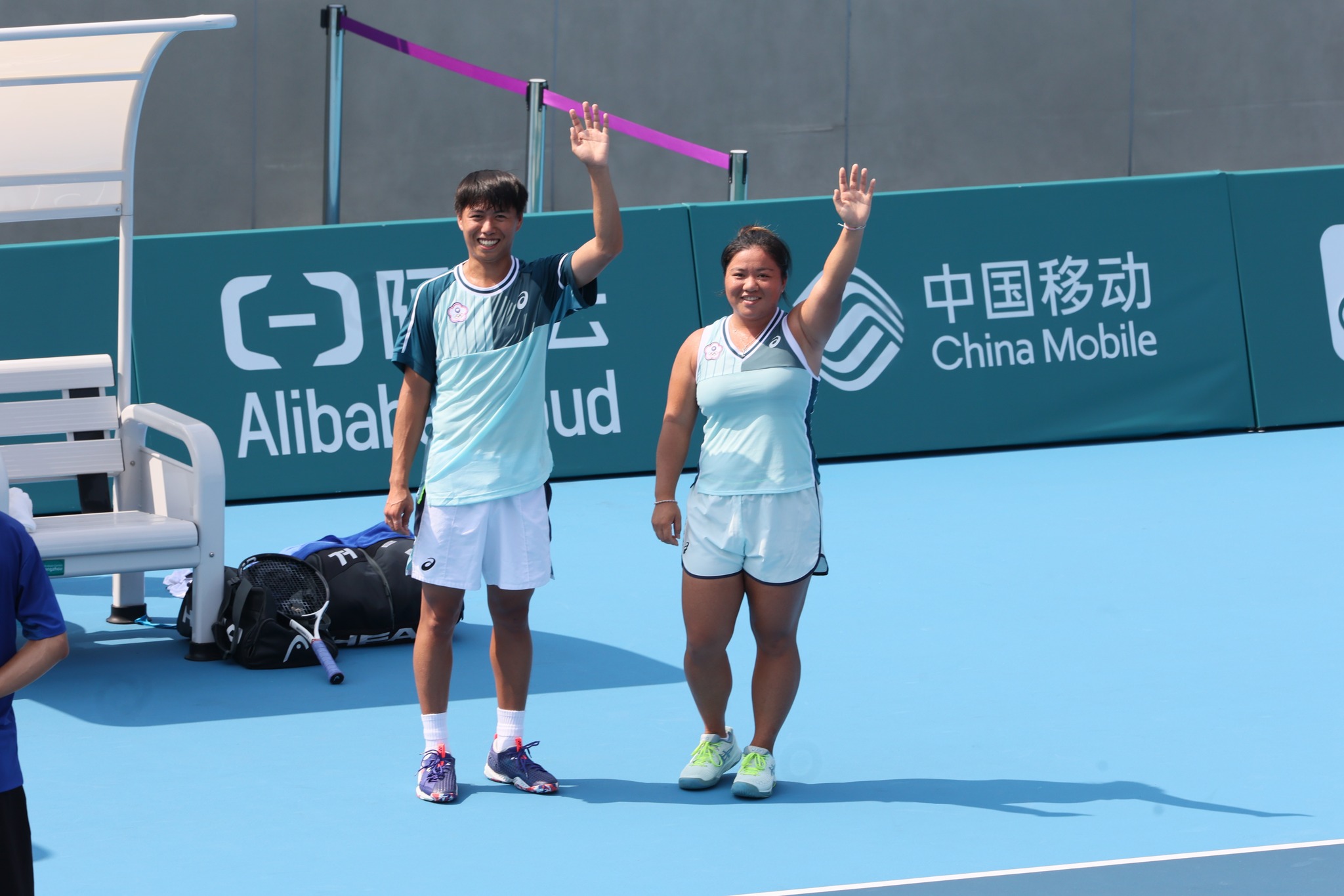 網球混雙梁恩碩（右）、黃琮豪（左）不敵印度組合，替台灣隊拿下銀牌。（中華奧會提供）