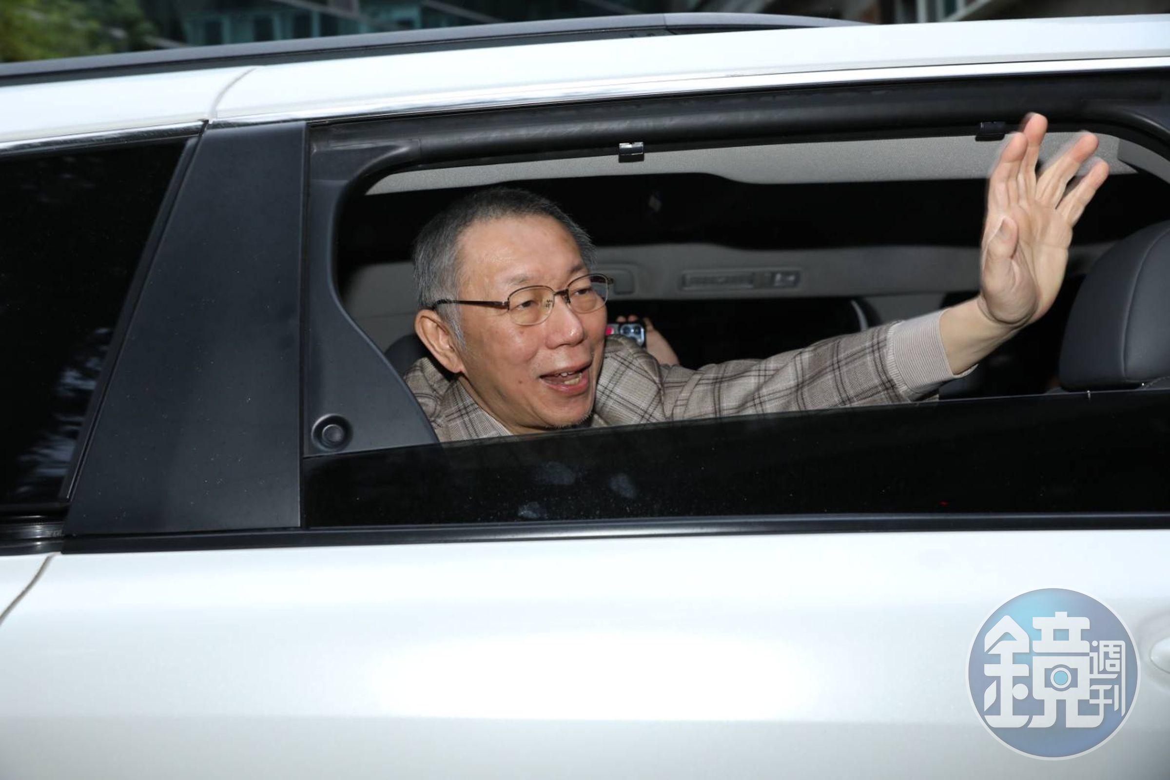 高院今(1日)裁定柯文哲等4被告交保撤銷,發回北院再開庭傳喚柯文哲等4被告決定是否羈押。