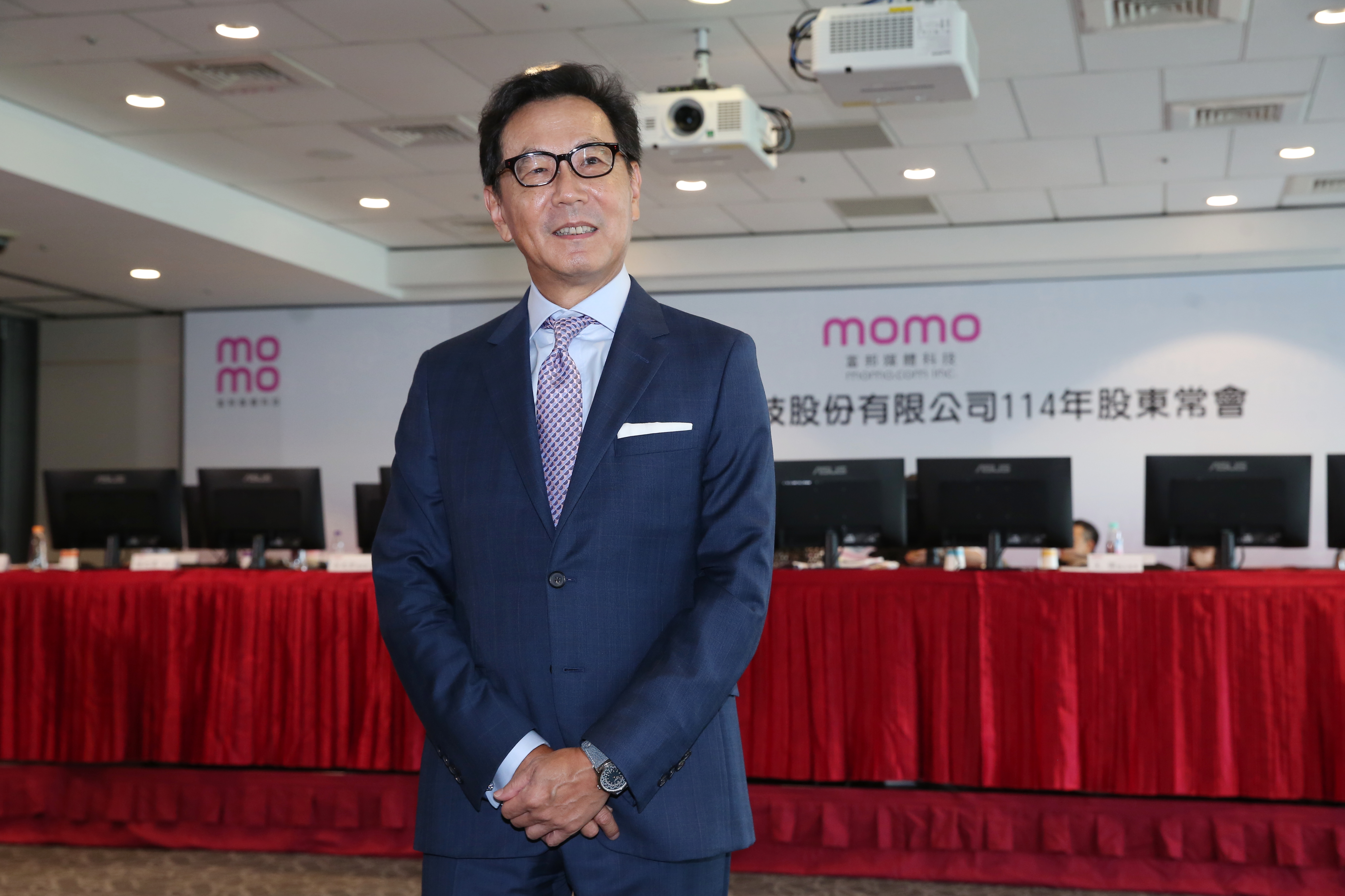 富邦媒董事長蔡明忠對富邦媒去年的營運表現,給予「雖不滿意但可以接受」的評語。(鏡報新聞網董孟航)