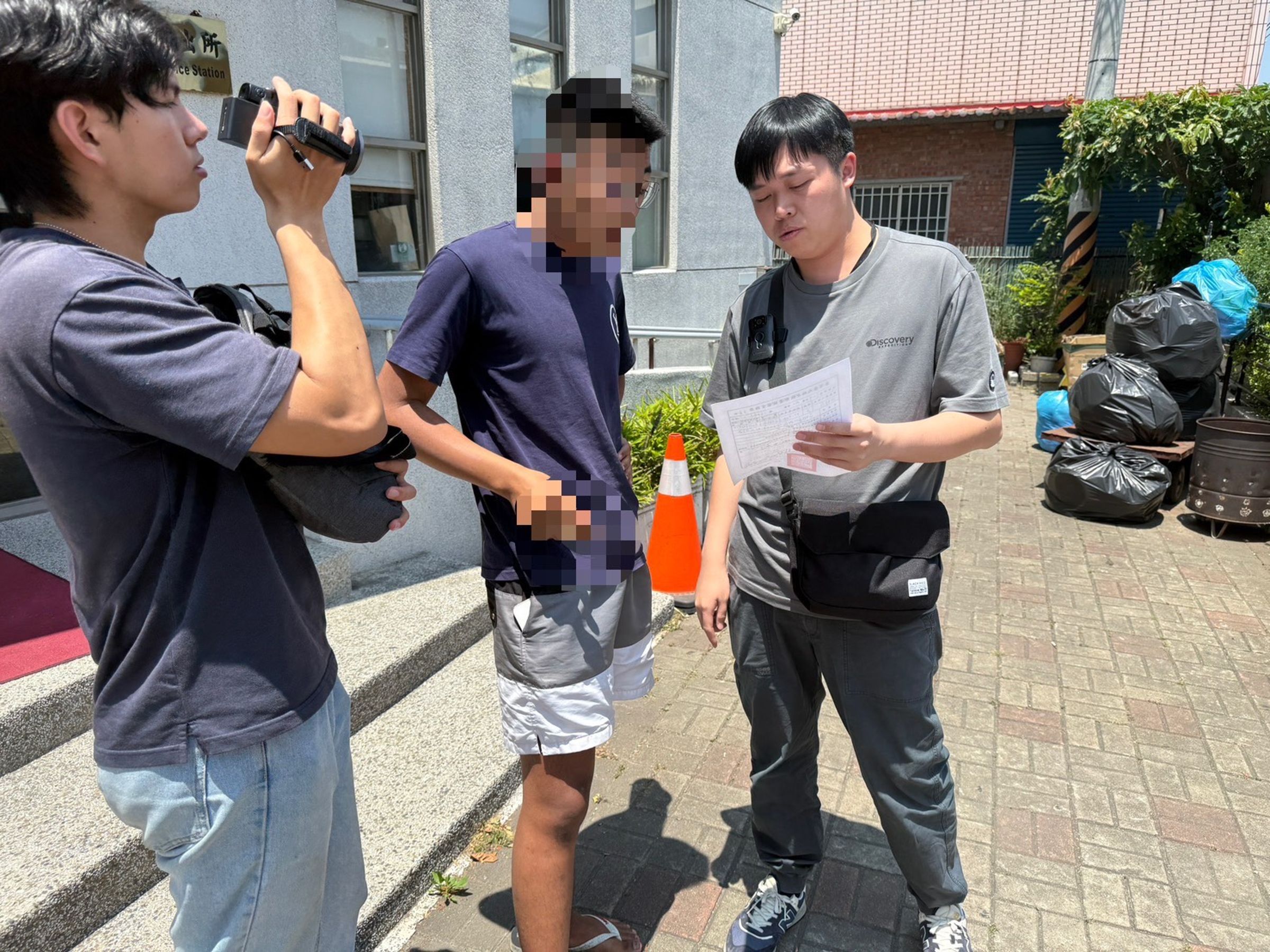 警方南下高屏逮捕車手。(警方提供)