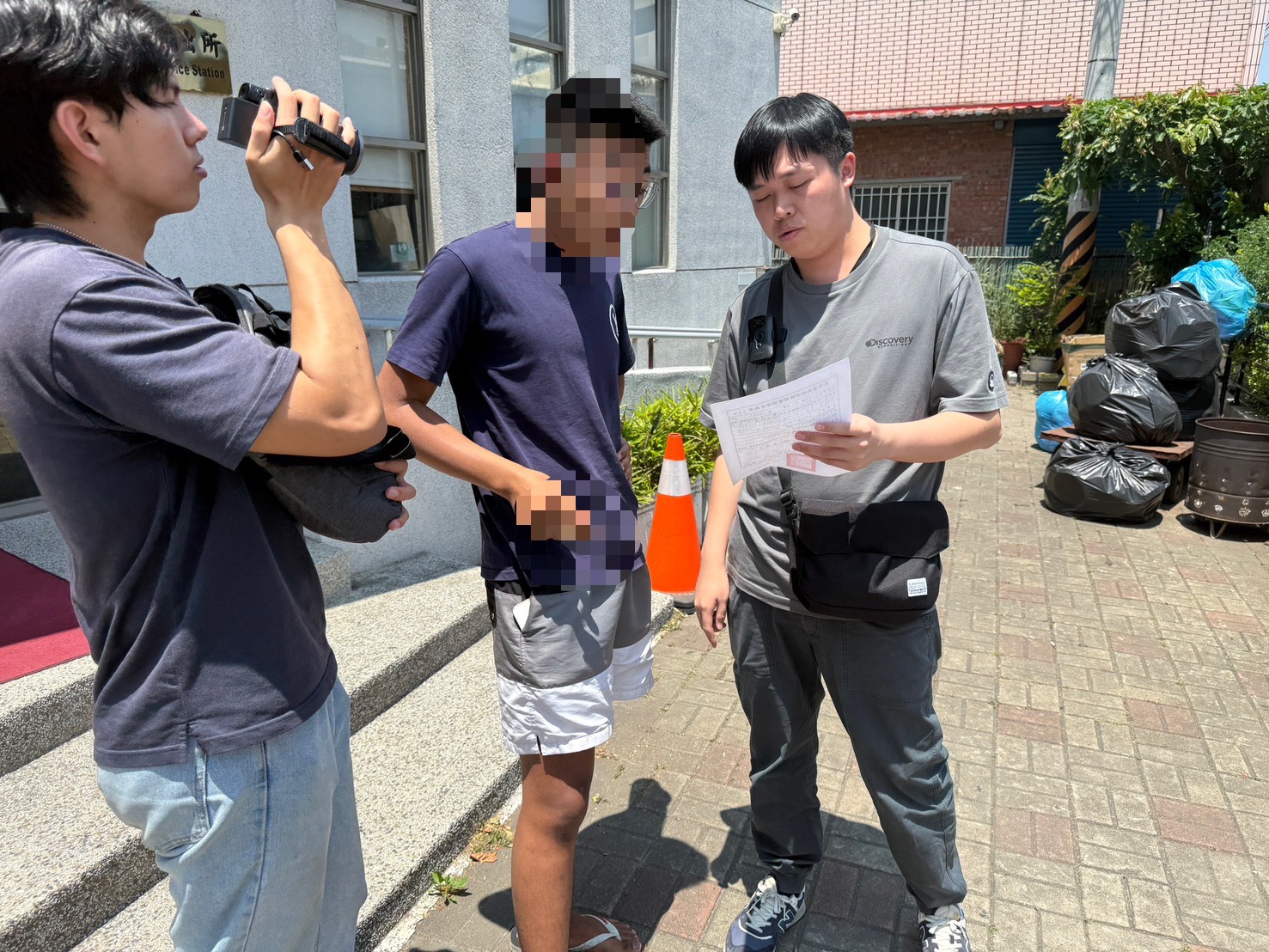 警方南下高屏逮捕車手。（警方提供）