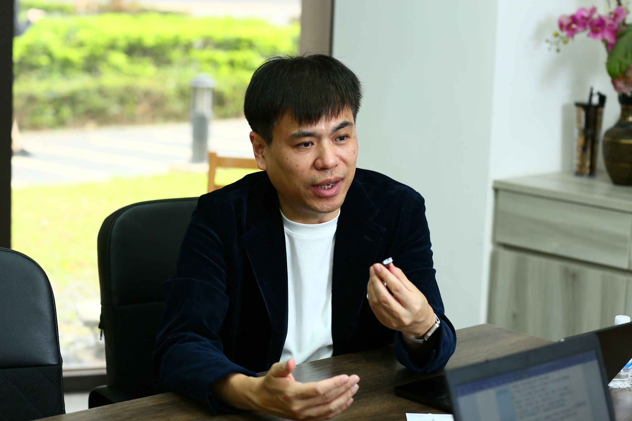 Maktar執行長陳良信說,之前曾經吃過記憶體大漲的虧,所以我們把Qubii備份豆腐設計成外接記憶卡形式,也把MicroSD容量大小交給消費者自行選擇。