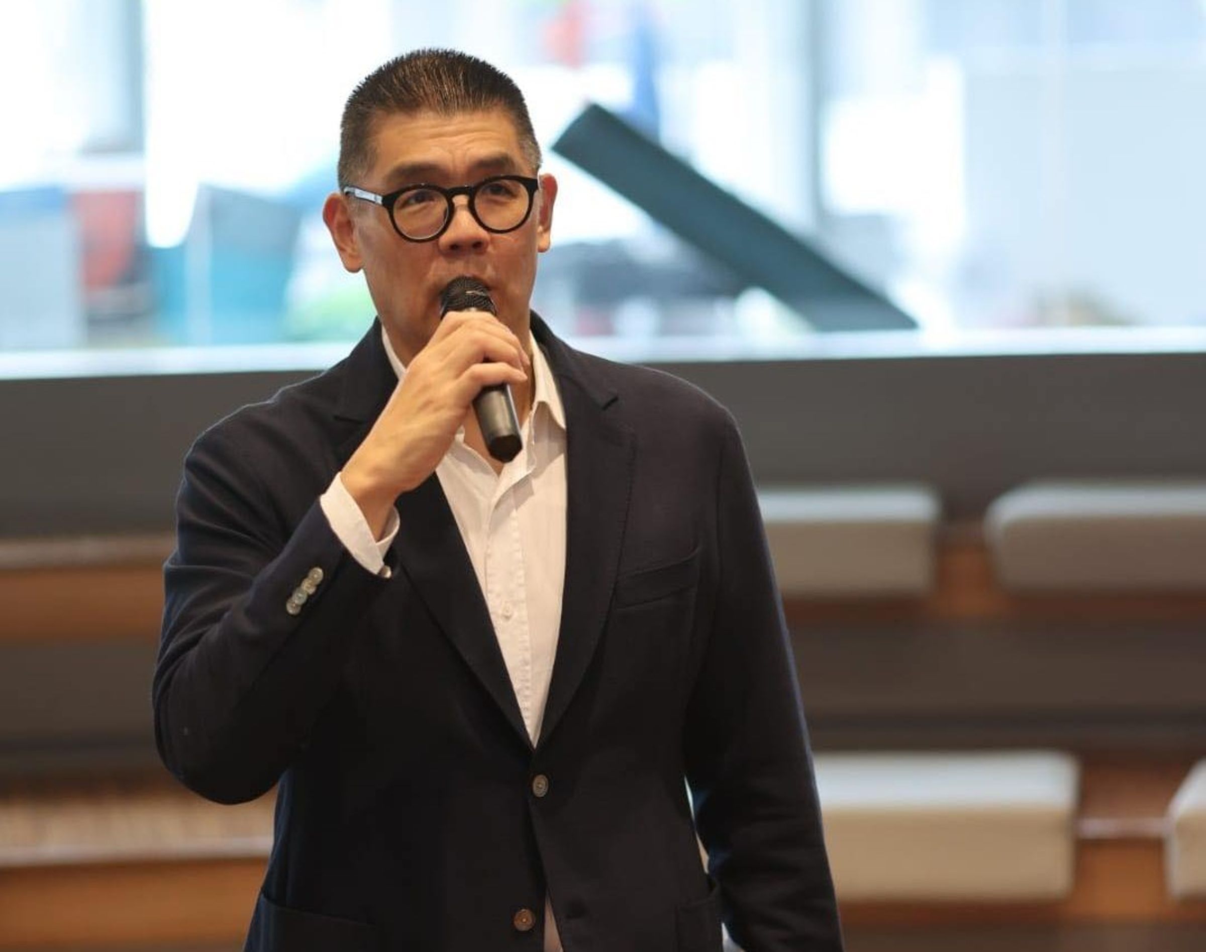 連勝文回憶父親連戰當年的「連胡會」及其身教，呼籲國民黨主席鄭麗文能謹言慎行。（翻攝自臉書@連勝文）