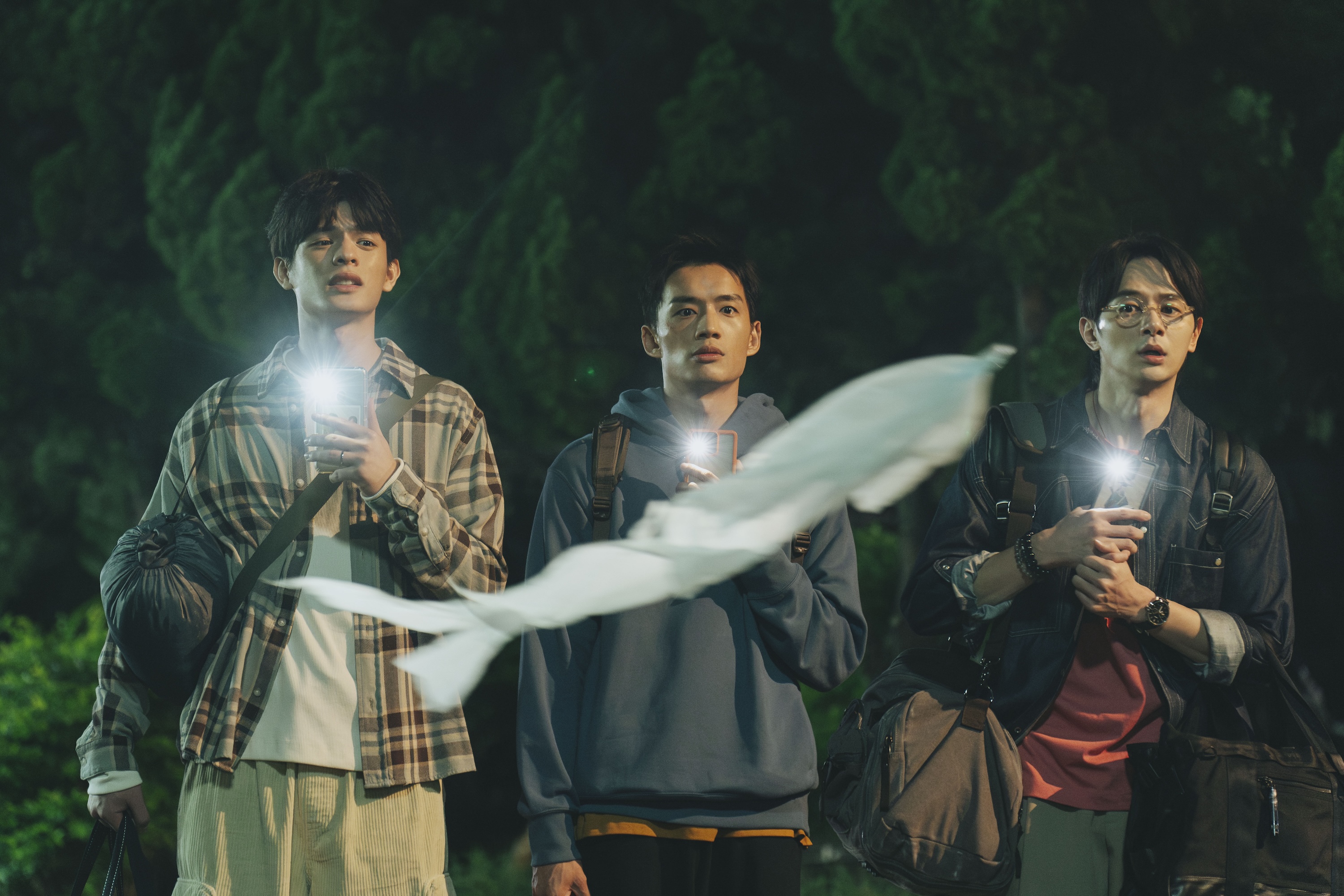 菜鳥三兄弟陳澤耀、張軒睿、邱以太遇慘遭震撼教育。(愛奇藝國際版、壹壹影業提供)