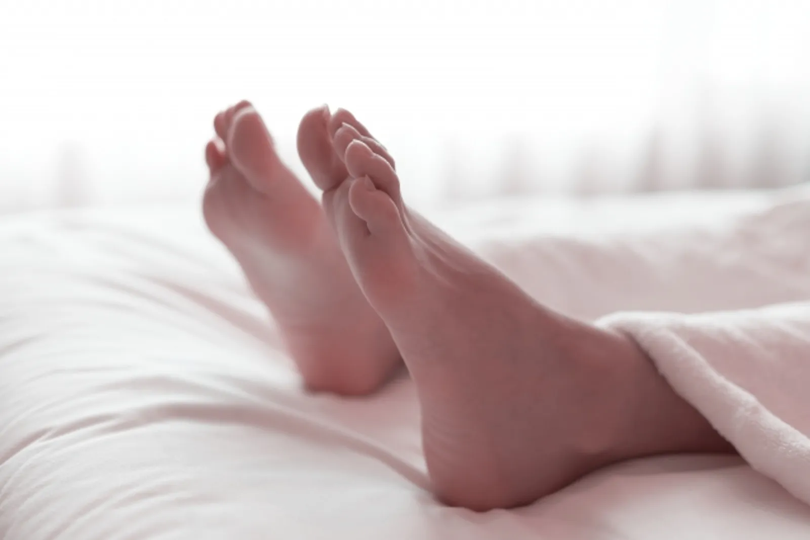 兄酒後相約同母異父妹尋短，她斷氣他獨活涉加工自殺遭訴。（示意圖，photoAC）