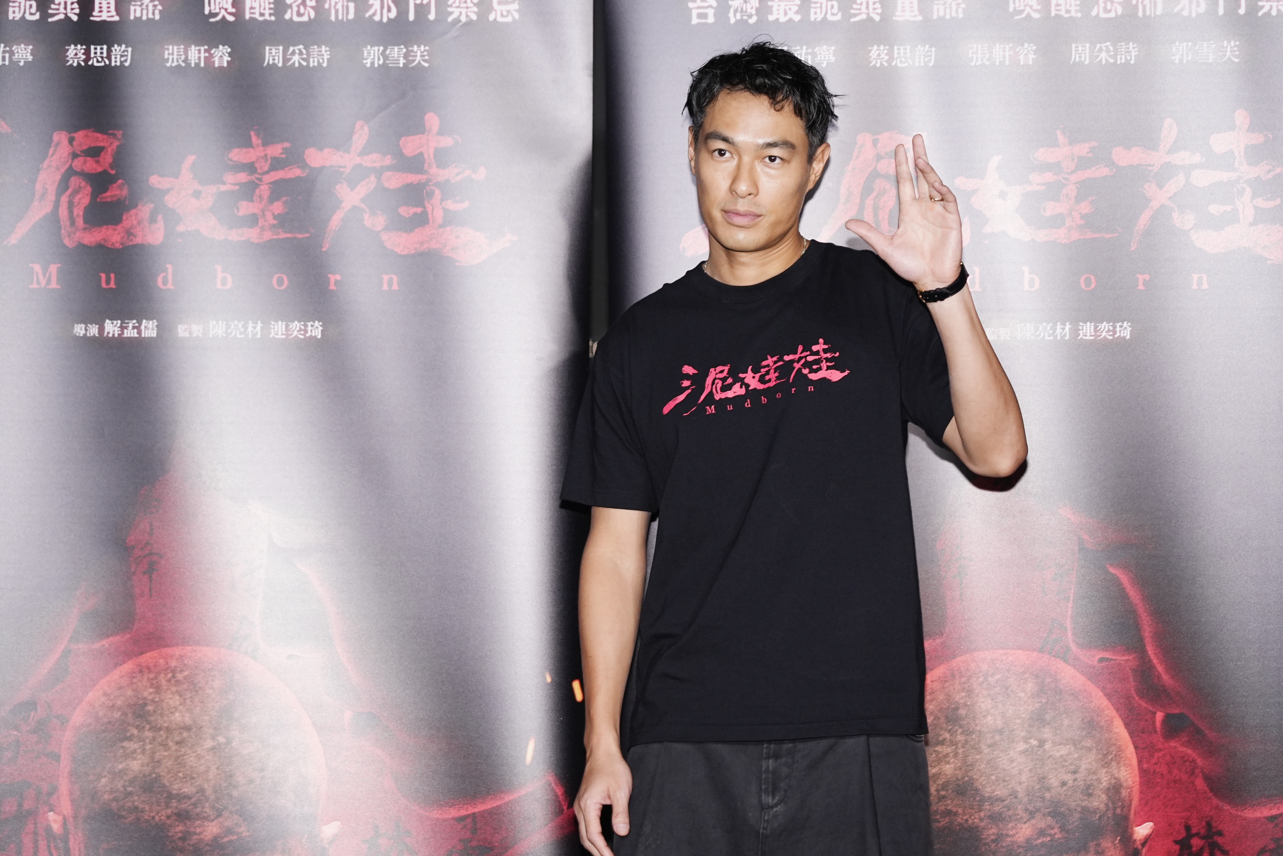 楊祐寧家務事纏身,再加上工作,臉上肉眼可見的疲憊。