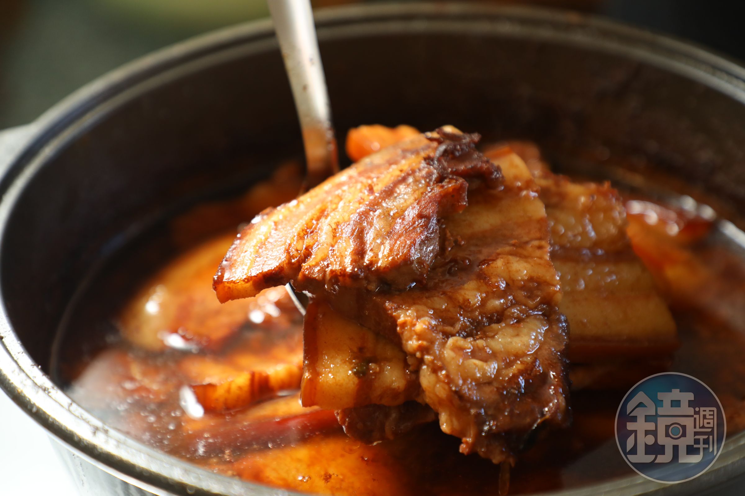 點一份控肉，可以配好大一碗白飯。