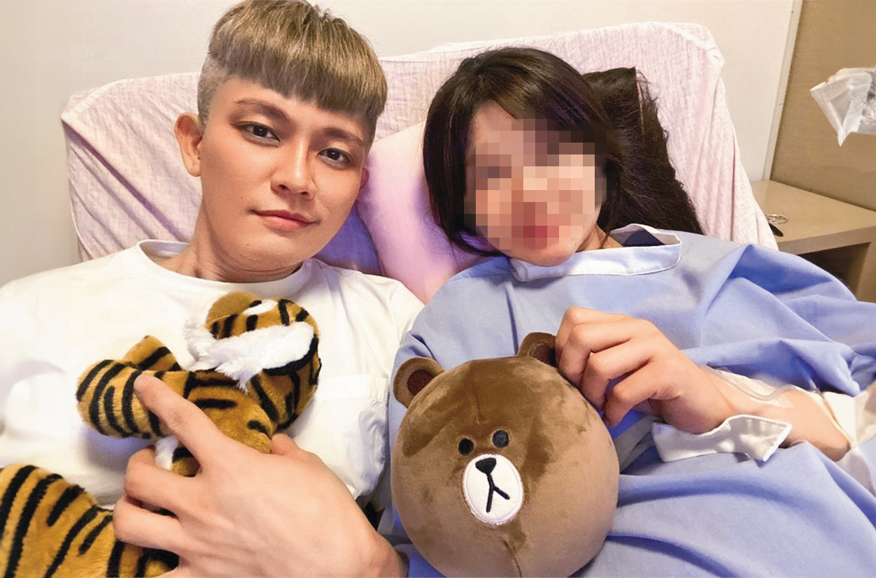 王大熊和老婆結婚多年，2022年才喜獲兒子當爸。（翻攝自王大熊臉書）