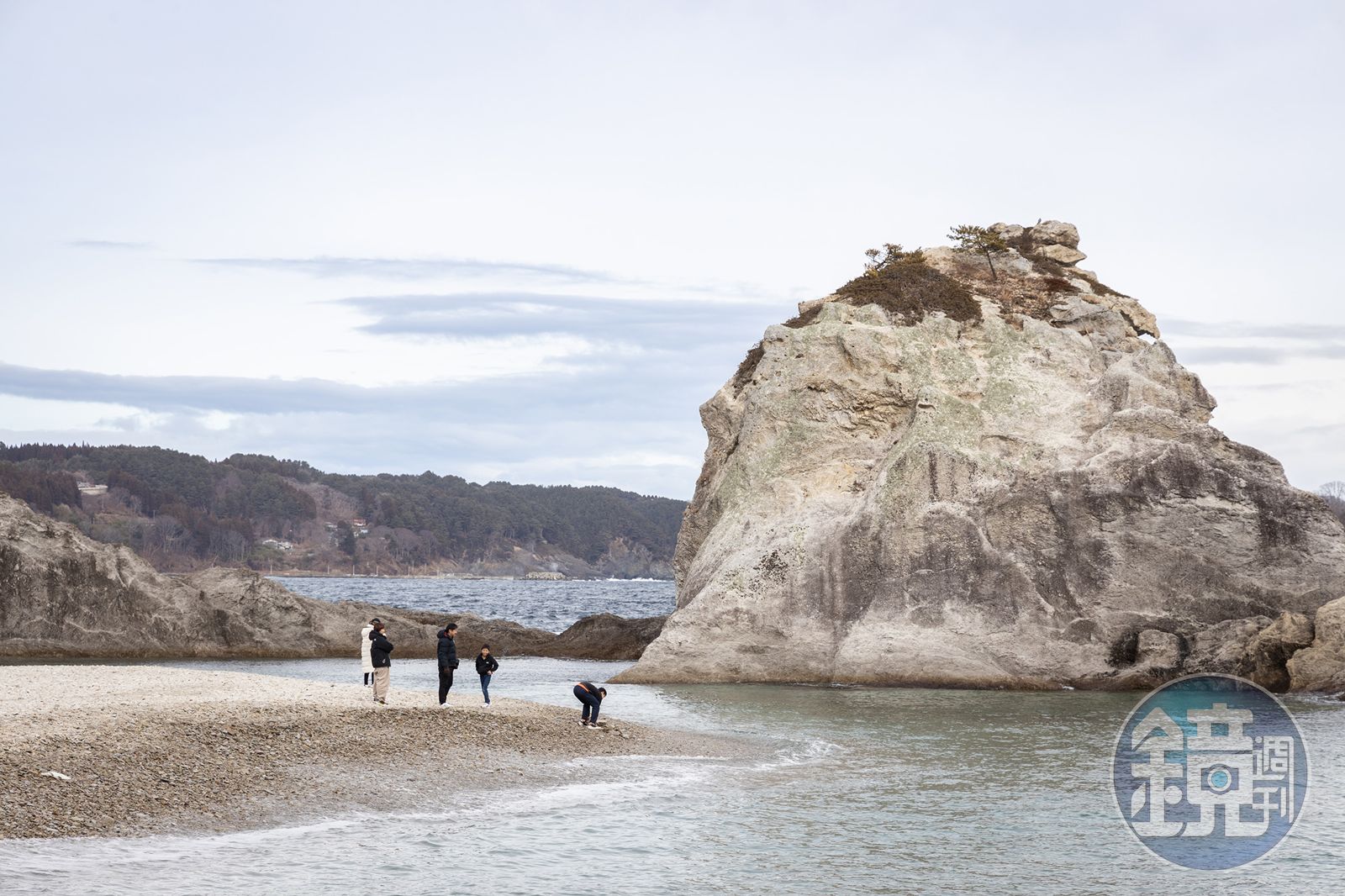 淨土之濱以閃耀的白色流紋岩、翠綠松樹、湛藍海水,交織出宛如極樂淨土般的美景而得名。
