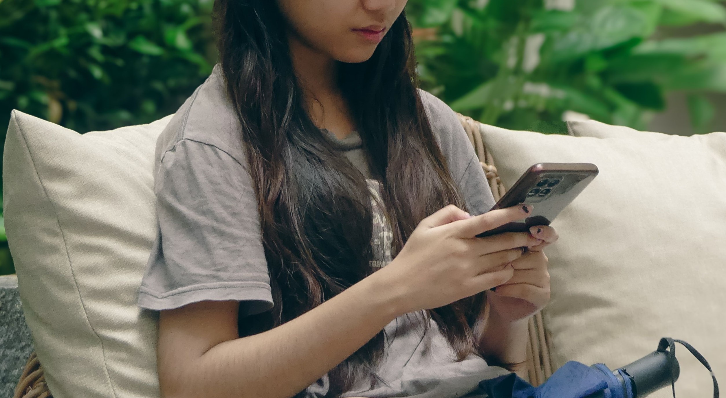 台中市一名14歲國二少年，因不斷透過社群軟體騷擾同齡少女，不僅要求少女拍攝私密部位性影像，更傳送極度露骨且恐嚇殺害少女家人的訊息，導致少女身心嚴重受創。（示意圖，非當事人/pexels）