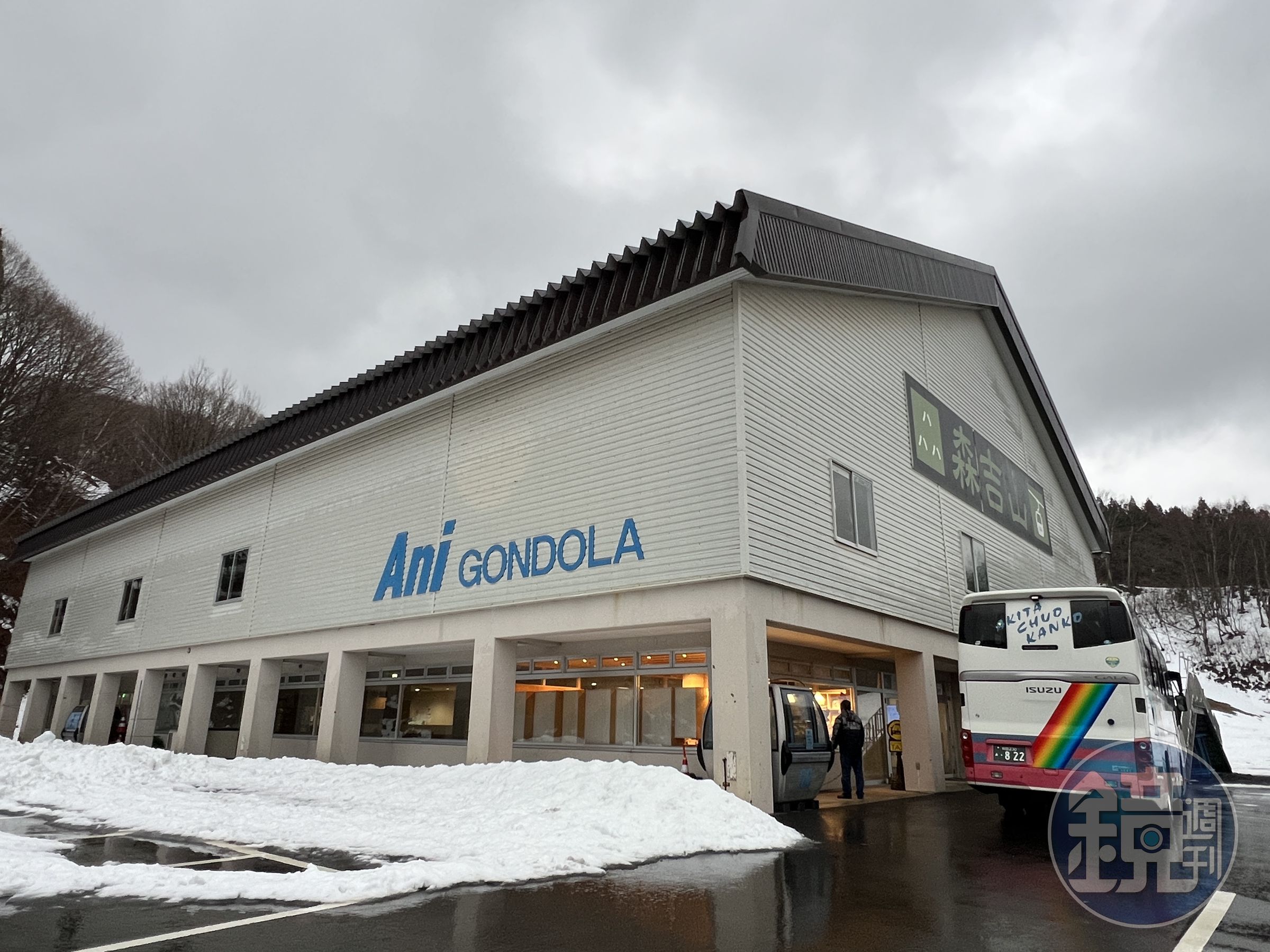阿仁纜車山麓站旁邊已經有厚厚的積雪。
