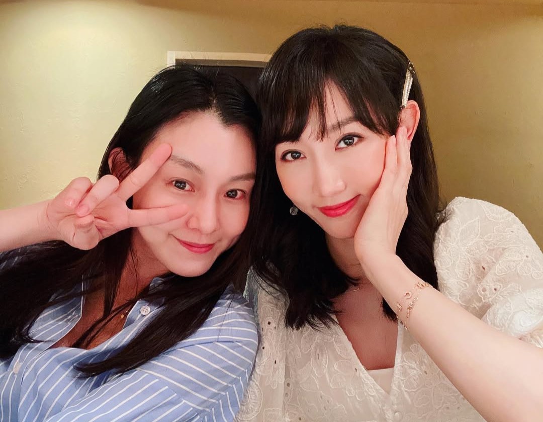 楊晴瑄（右）與范瑋琪（左）是多年好閨密。（翻攝楊晴瑄IG）