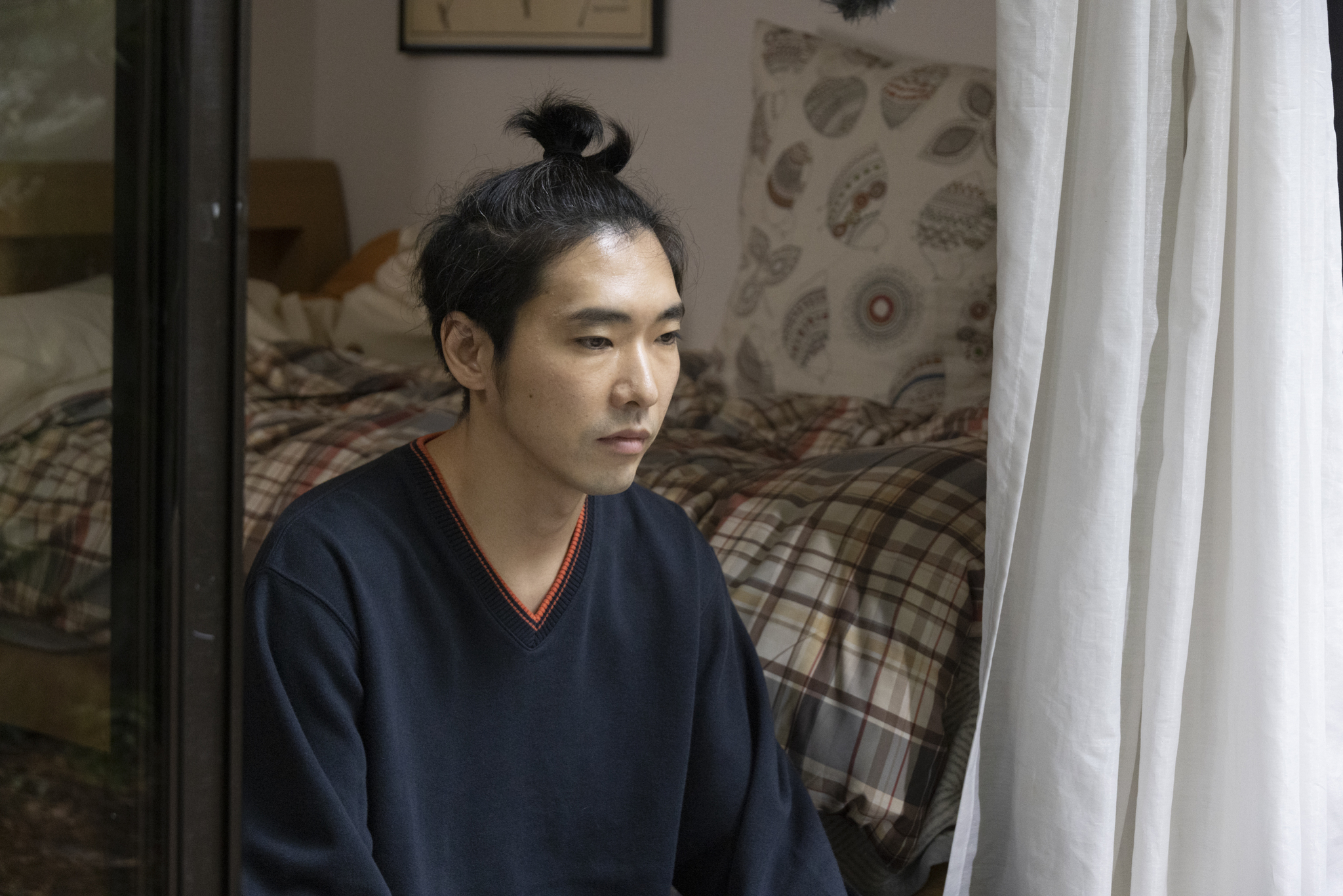 柄本佑在片中飾演一名想成為粉紅電影編劇的男子，失敗的他每天渾噩度日。（中影提供）