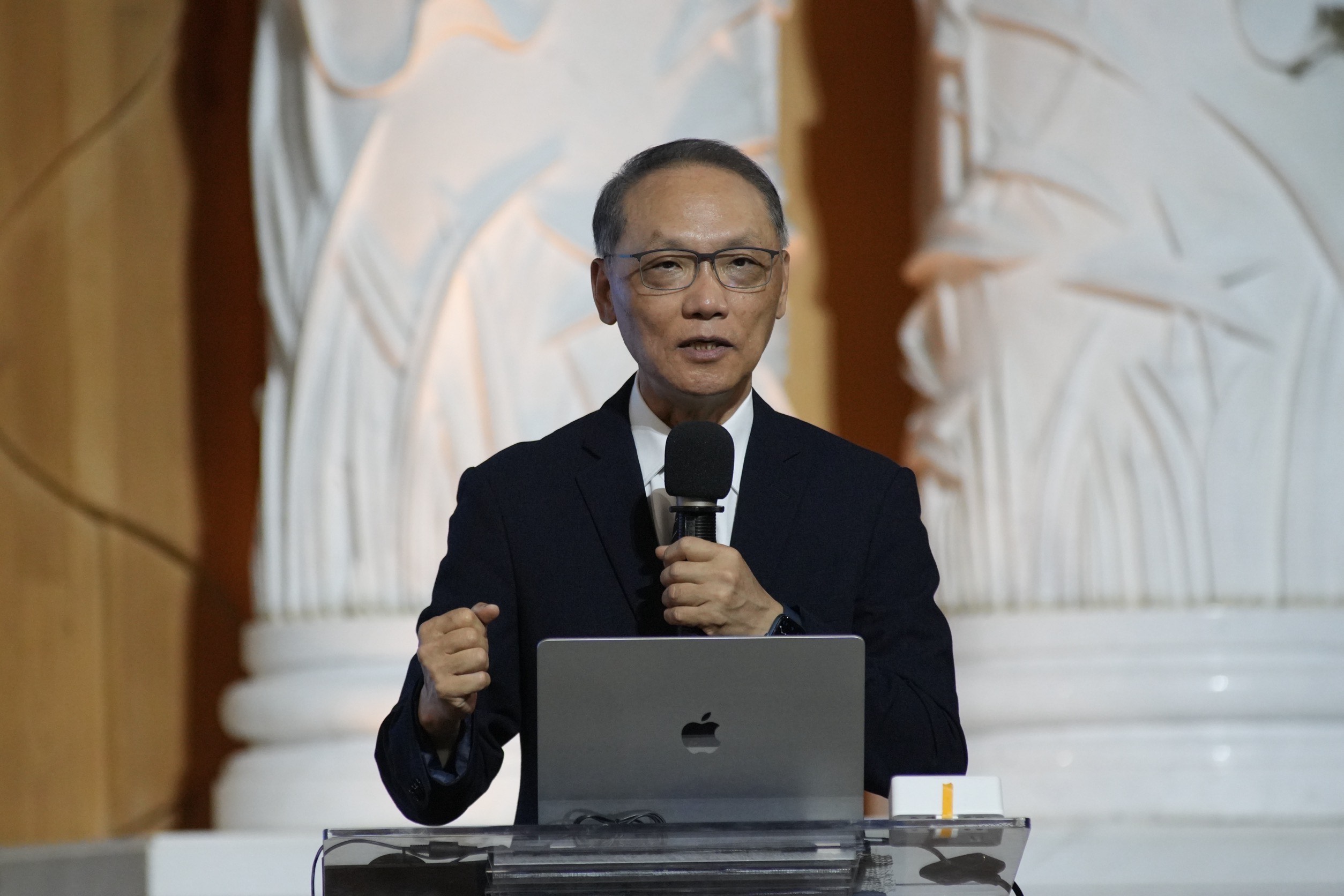 顏博文今日分享慈濟花蓮光復救災歷程，展現全民動員的感人力量。（慈濟慈善事業基金會提供）