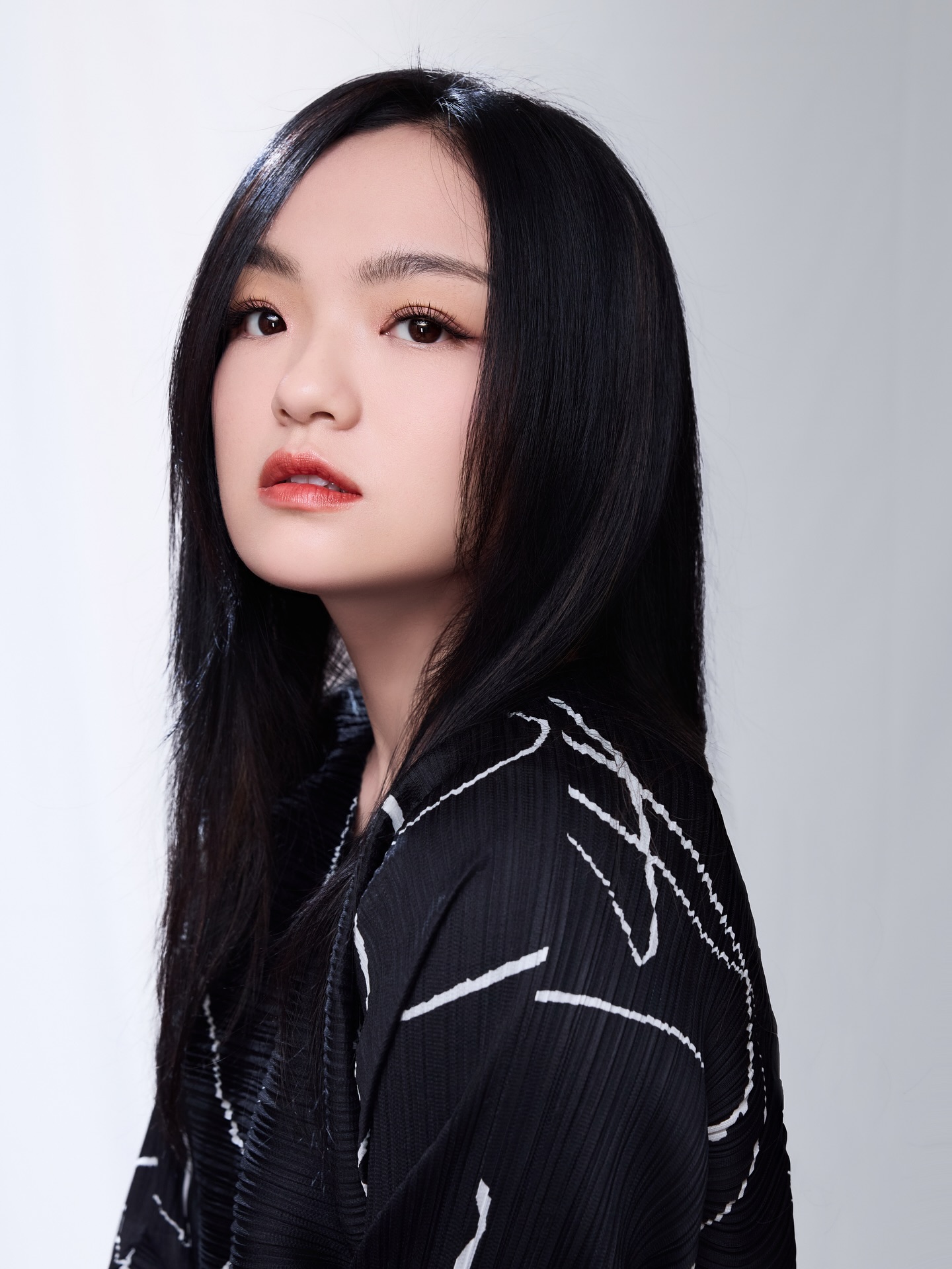 徐佳瑩的MV由比爾賈執導，婚後被傳漸行漸遠。（翻攝自徐佳瑩臉書）