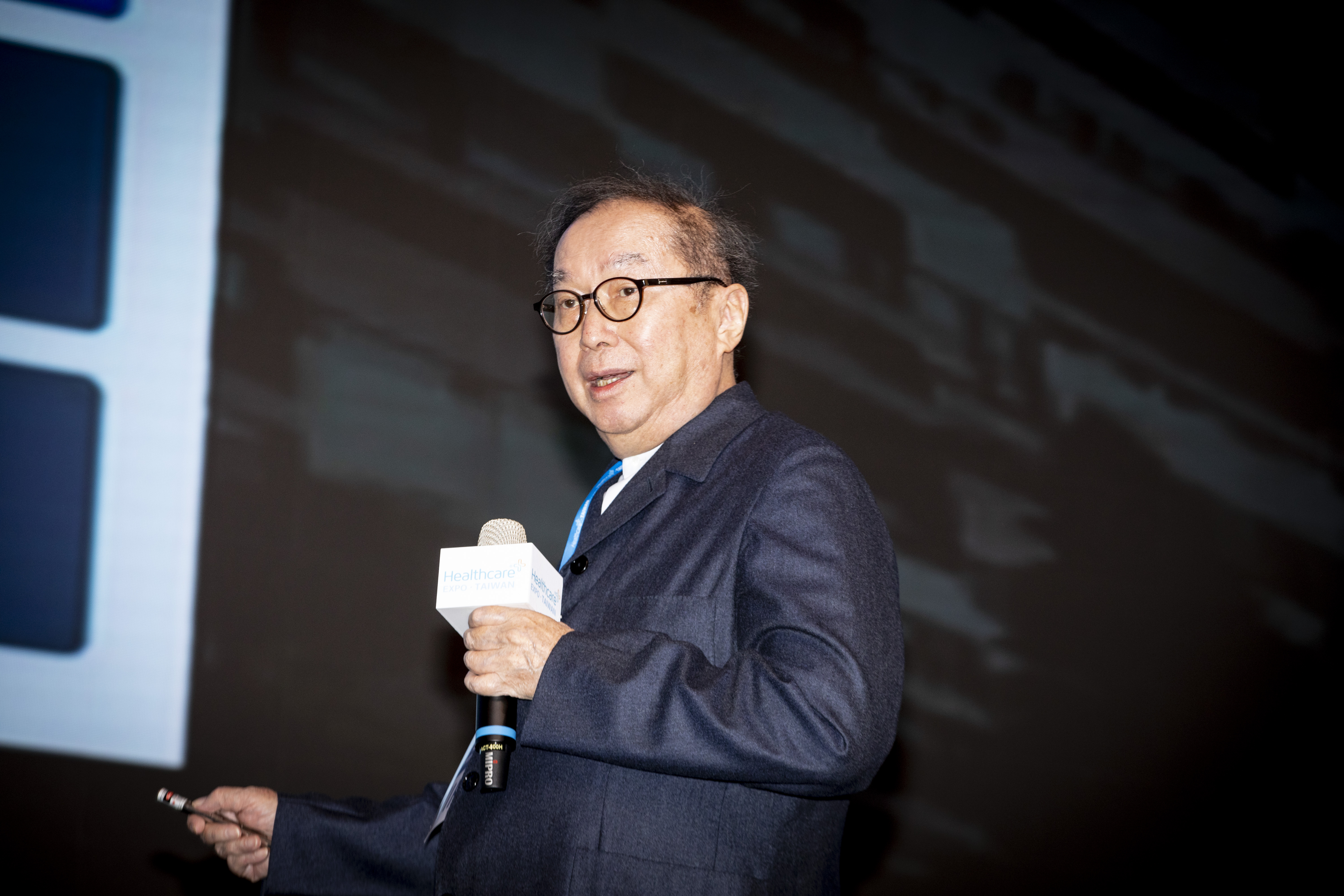 股民為林百里慶生，廣達、廣明、鼎天股價全面飆漲停。（本刊資料照）